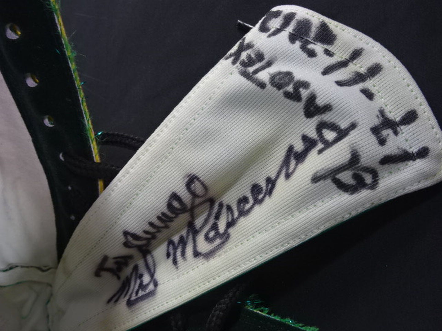 Mil Mascaras