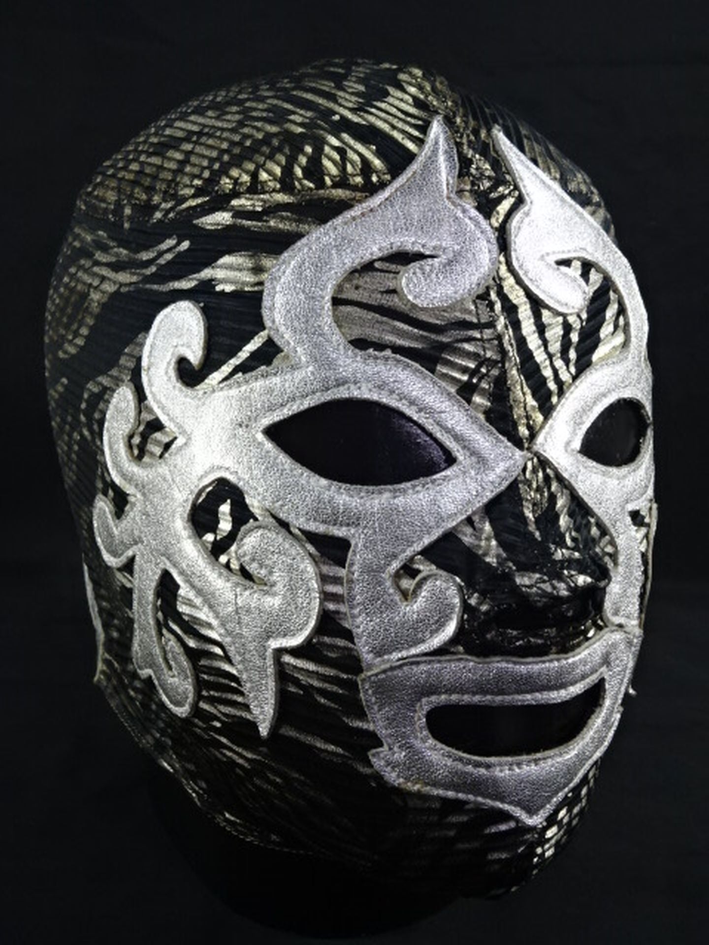 Mil Mascaras