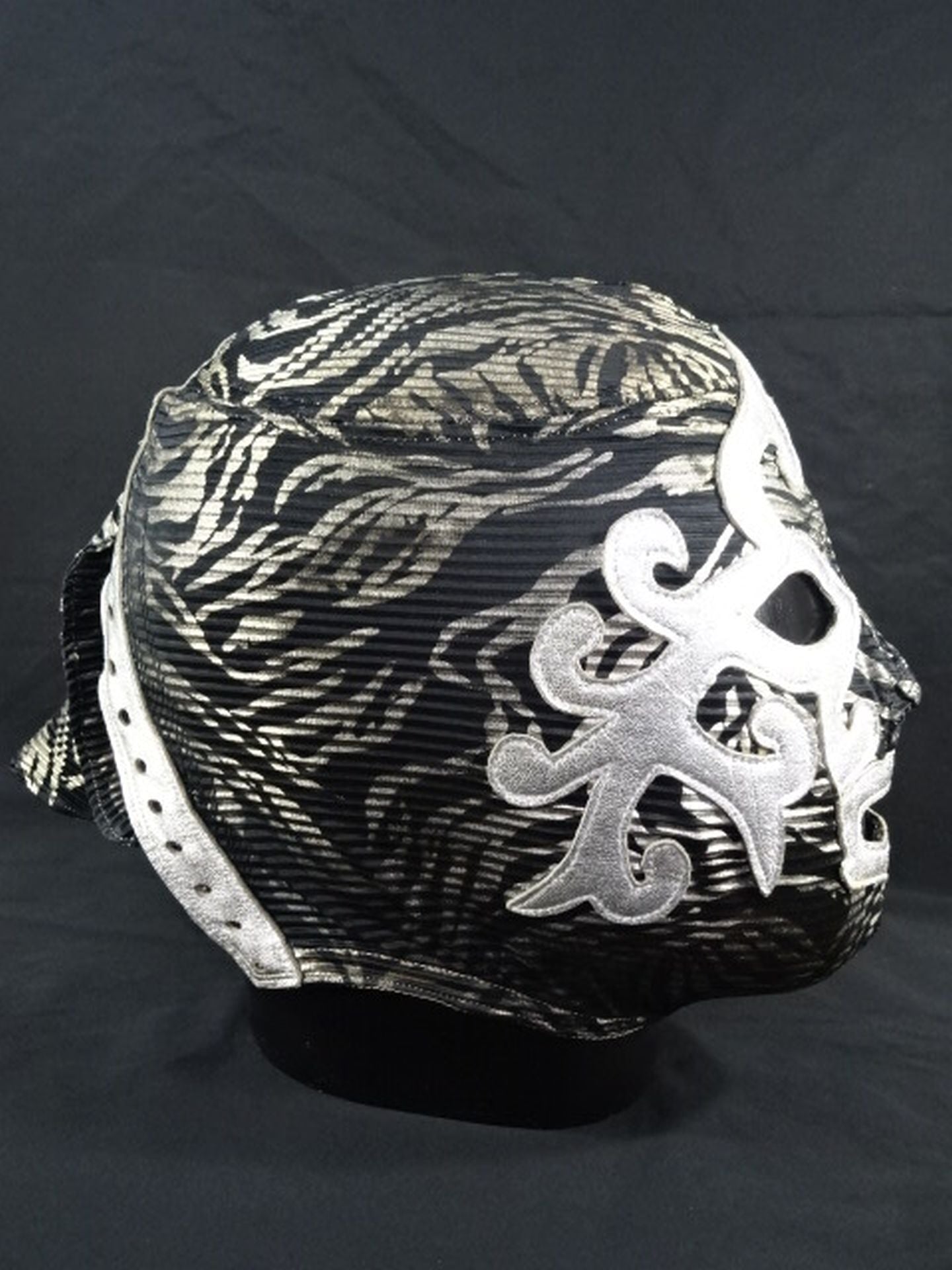 Mil Mascaras