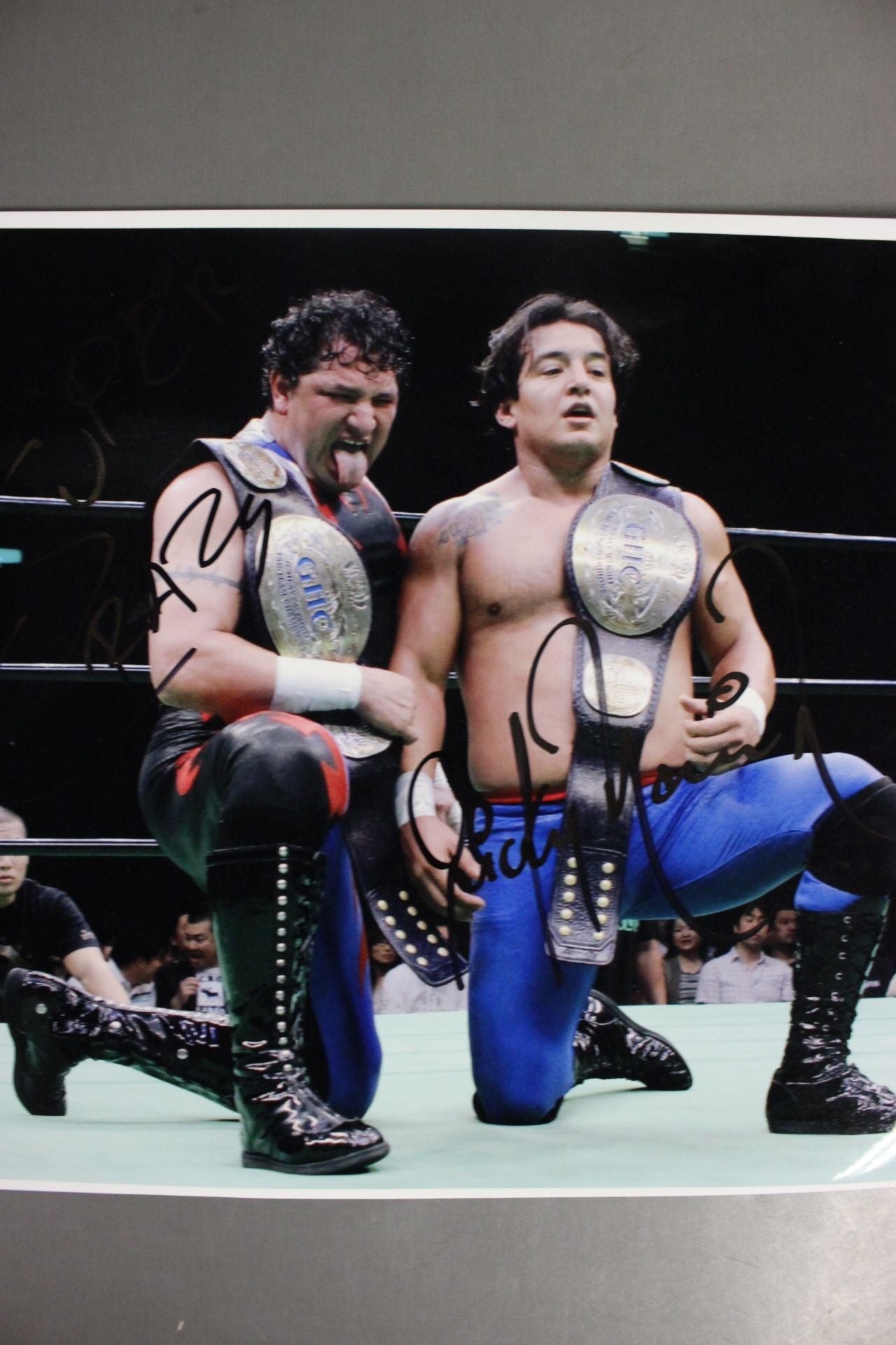 リッキー・マルビン&スペル・クレイジー 直筆Wサイン入り 大判生写真②