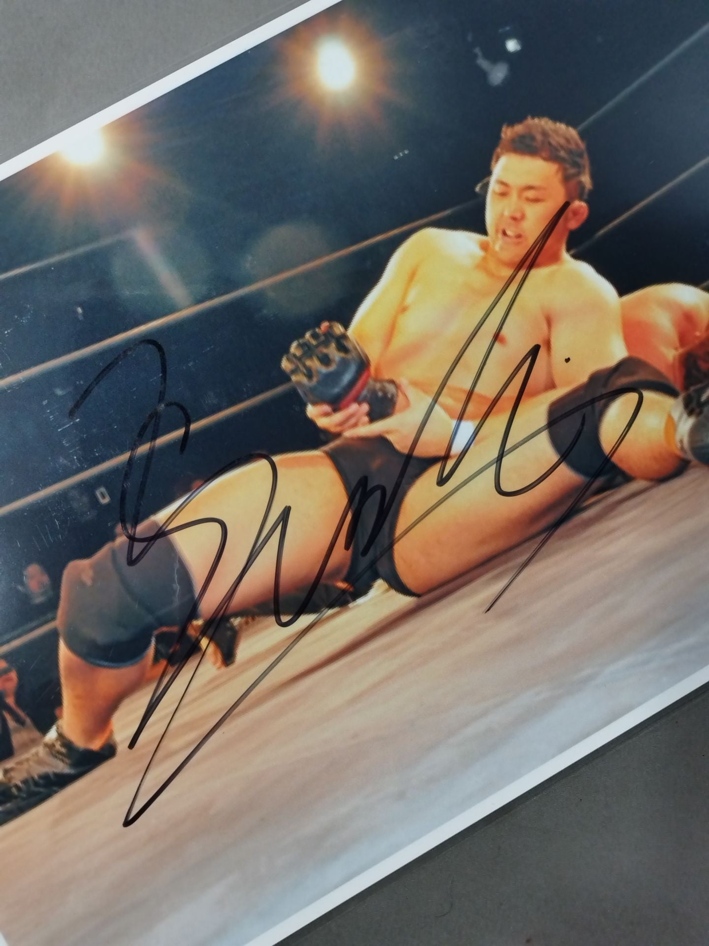 鈴木秀樹 直筆サイン入り大判写真(A-1)