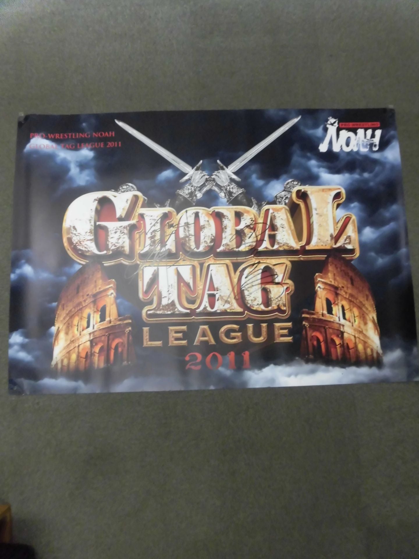 【Jun Akiyama & Akitoshi Saito 2 hand signed autographs 】2011 Global Tag League Match Large Format Banner
