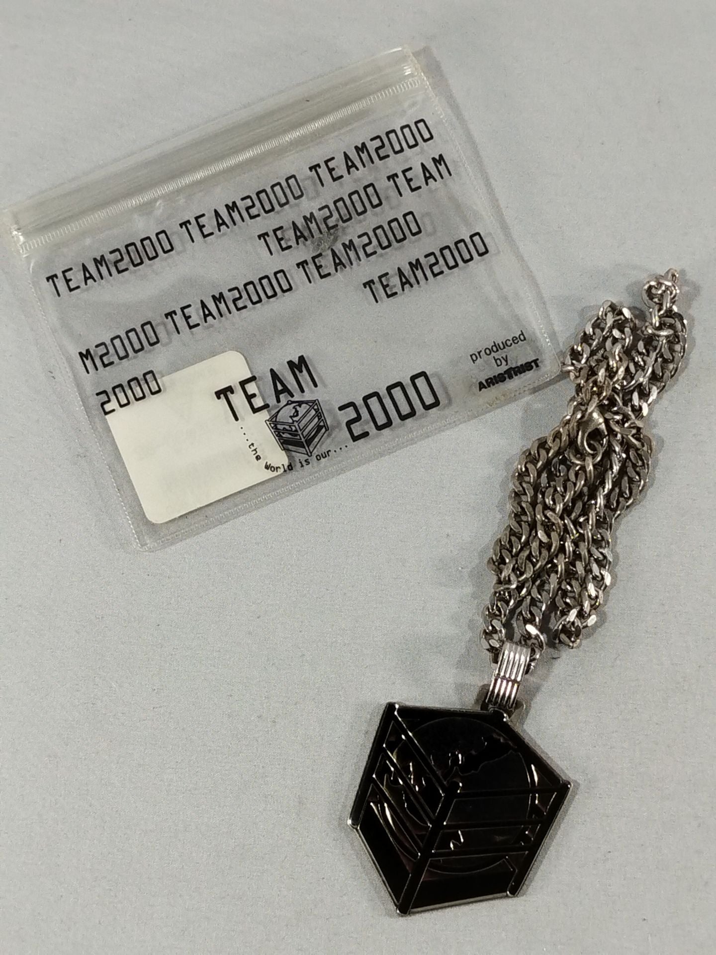 ★ ★ ARISTRIST TEAM 2000 NECKLACE
