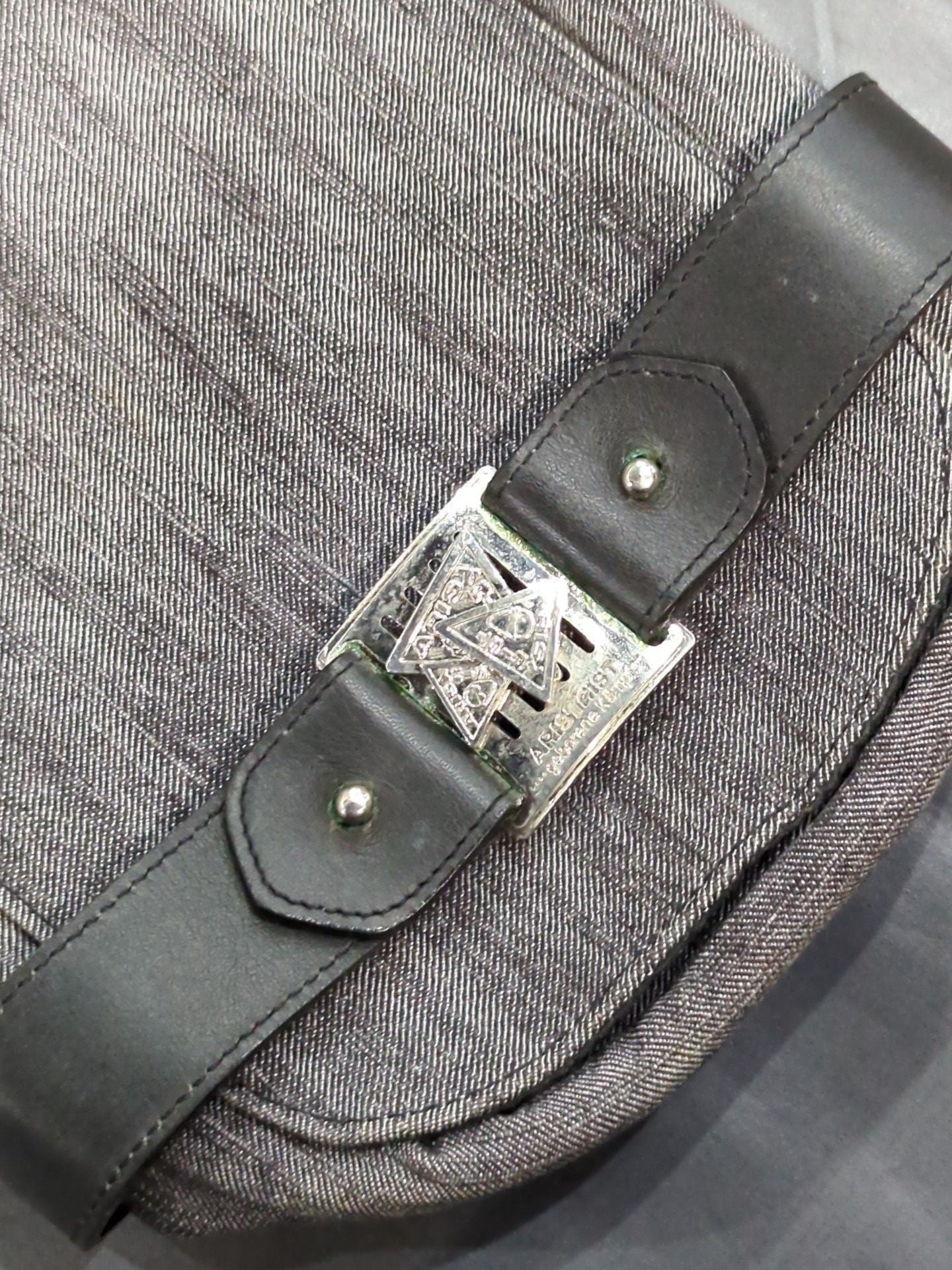 ★ ★ ARISTRIST Belt & Buckle Shoulder Bag
