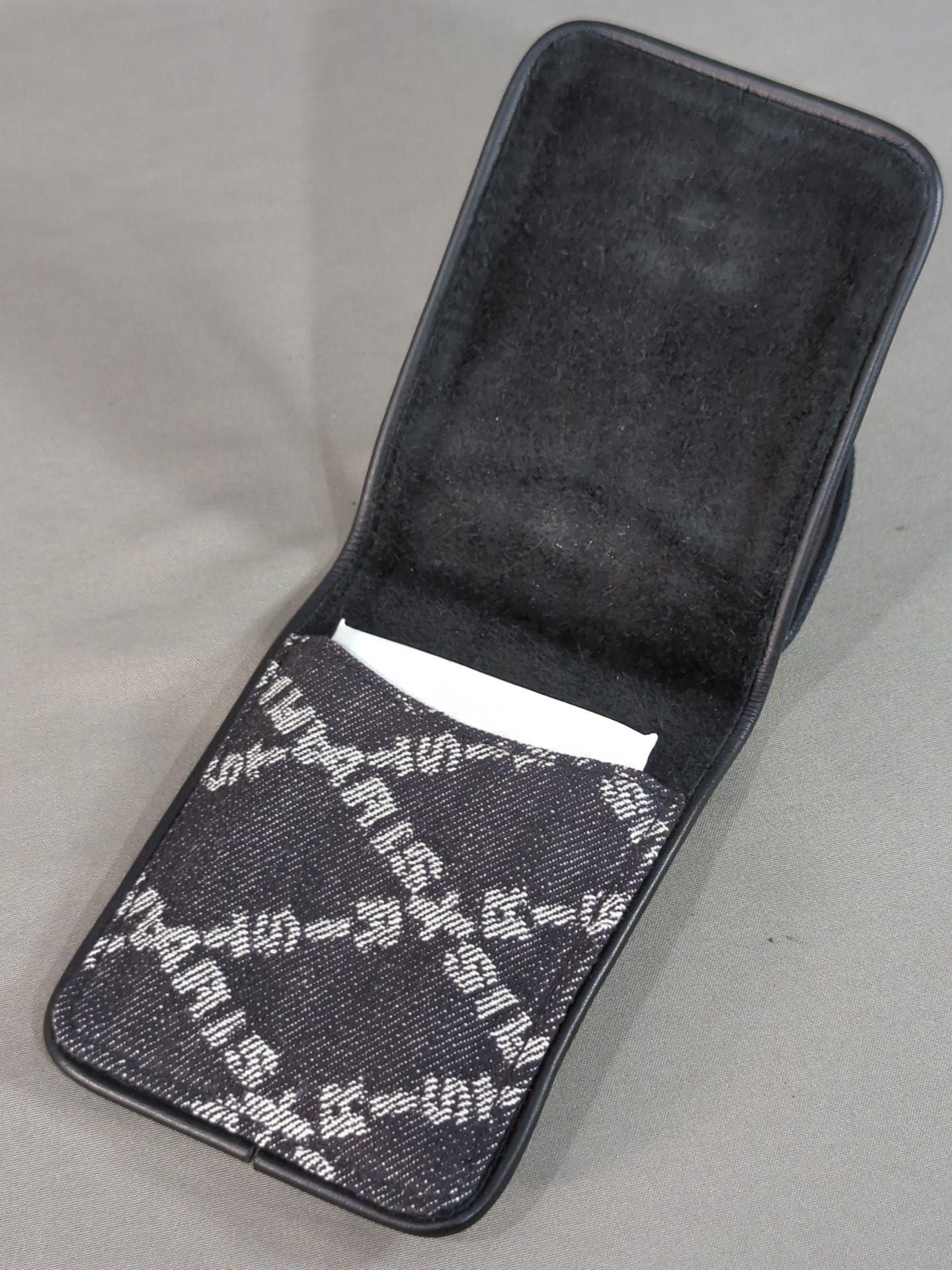 ★ ★ ARISTRIST Multicase (Monogram)