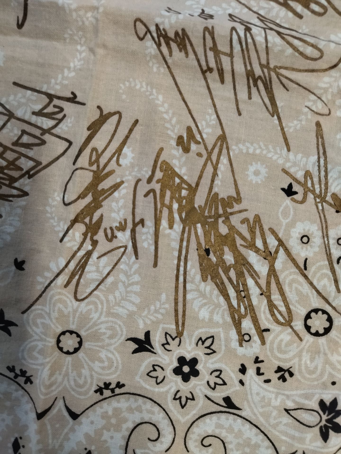 ★ ★ Strongest U.W.F. International Autograph is printed bandana