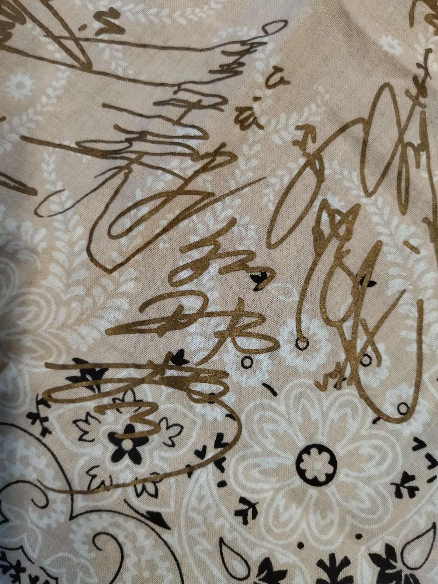 ★ ★ Strongest U.W.F. International Autograph is printed bandana