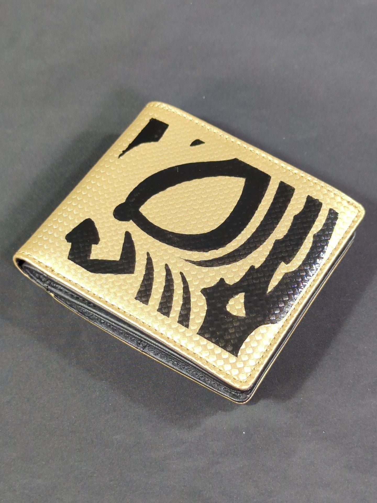 ★初代タイガーマスク 二つ折り財布★ SCHATTEN―THE FIRST TIGER MASK MODEL