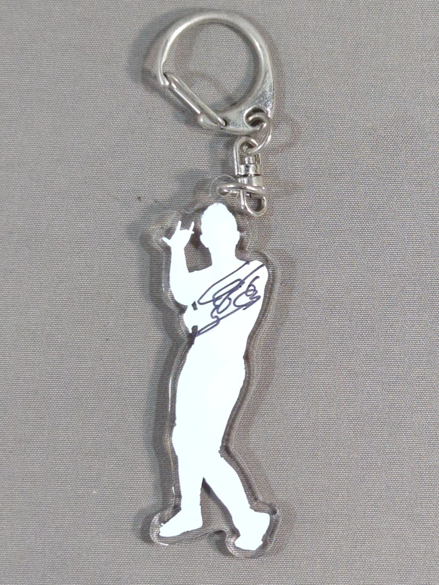 【hand signed autograph】 Wrestling of Darkness 666 Shinobu Acrylic Keychain