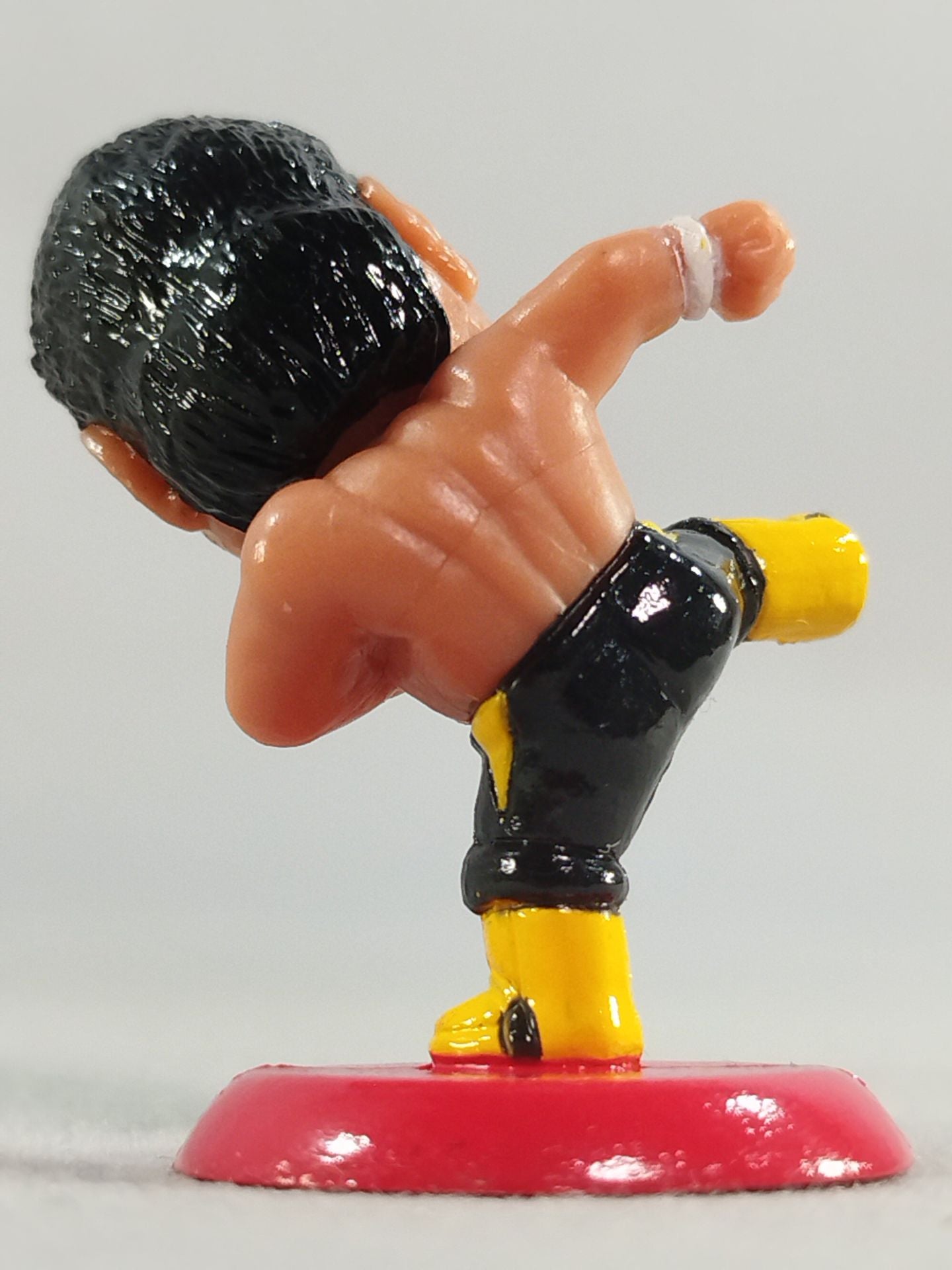 Toshiaki Kawada (A) Right kick