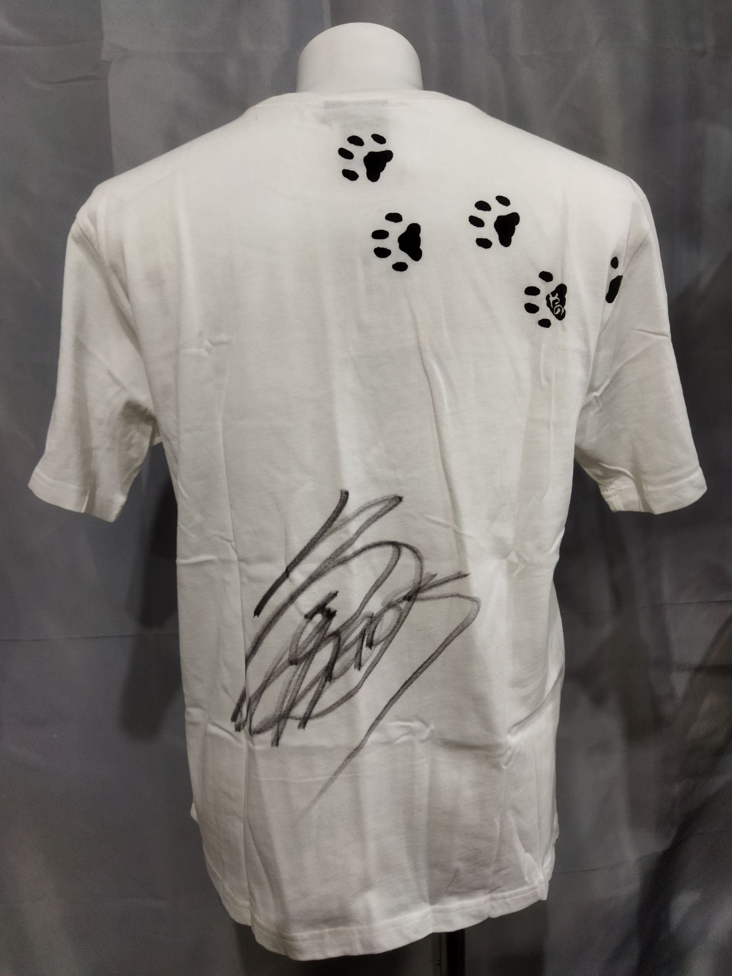 【hand signed autograph】  Waves×Toru Yano "Yano Maneki Cat" T-shirt