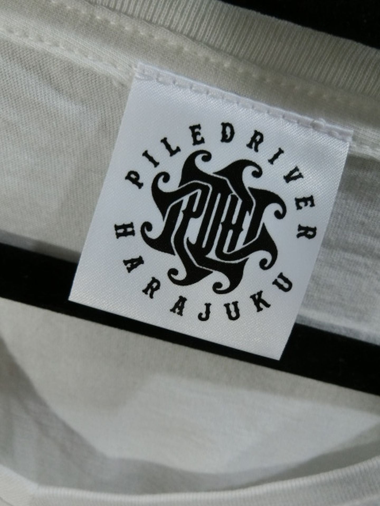 Minoru Suzuki "pdVhrjk" V-Neck T-shirt (1) (White)