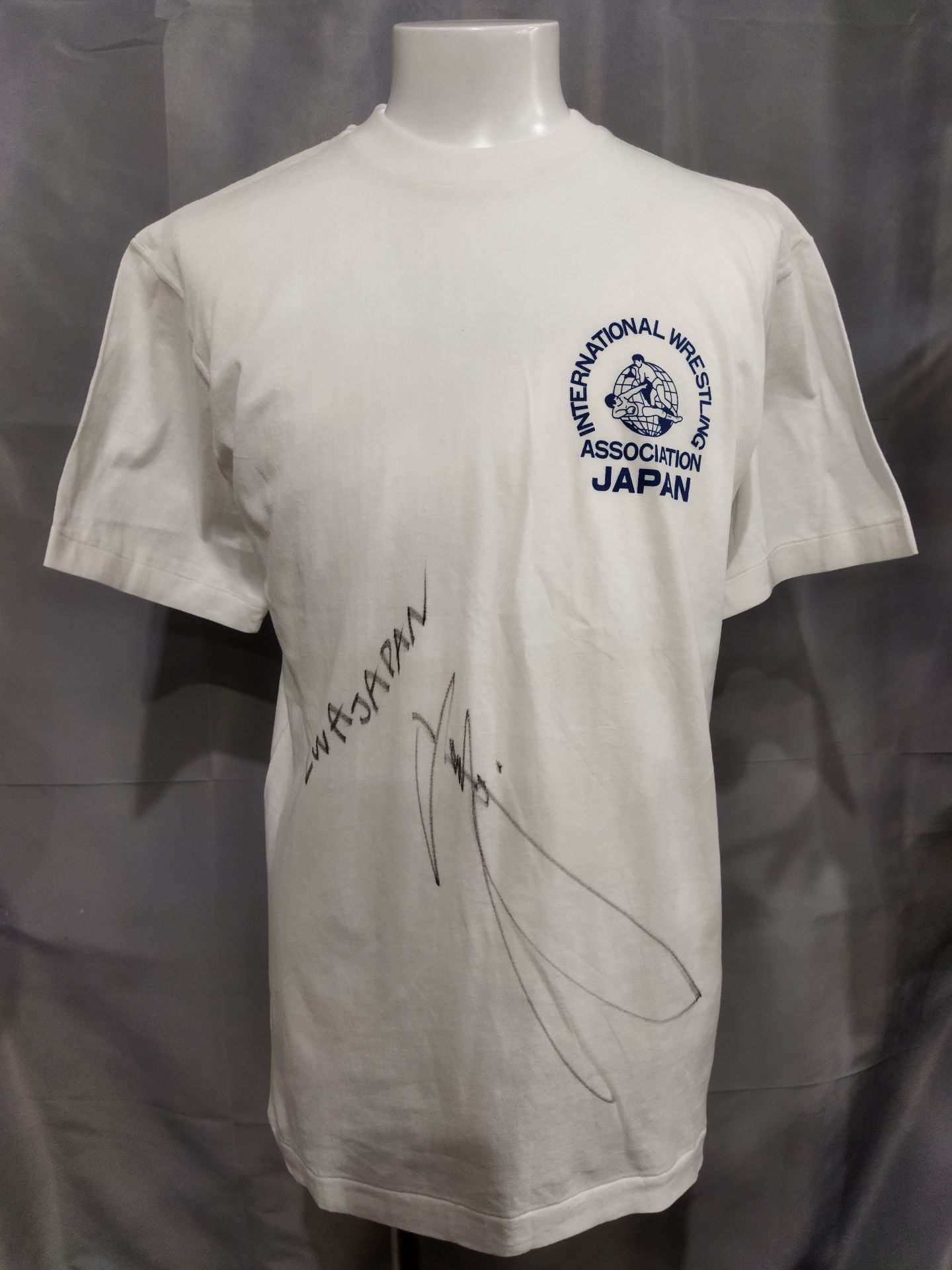 【山田圭介 直筆サイン入り】IWA JAPAN ワンポイントロゴTシャツ(ホワイト)