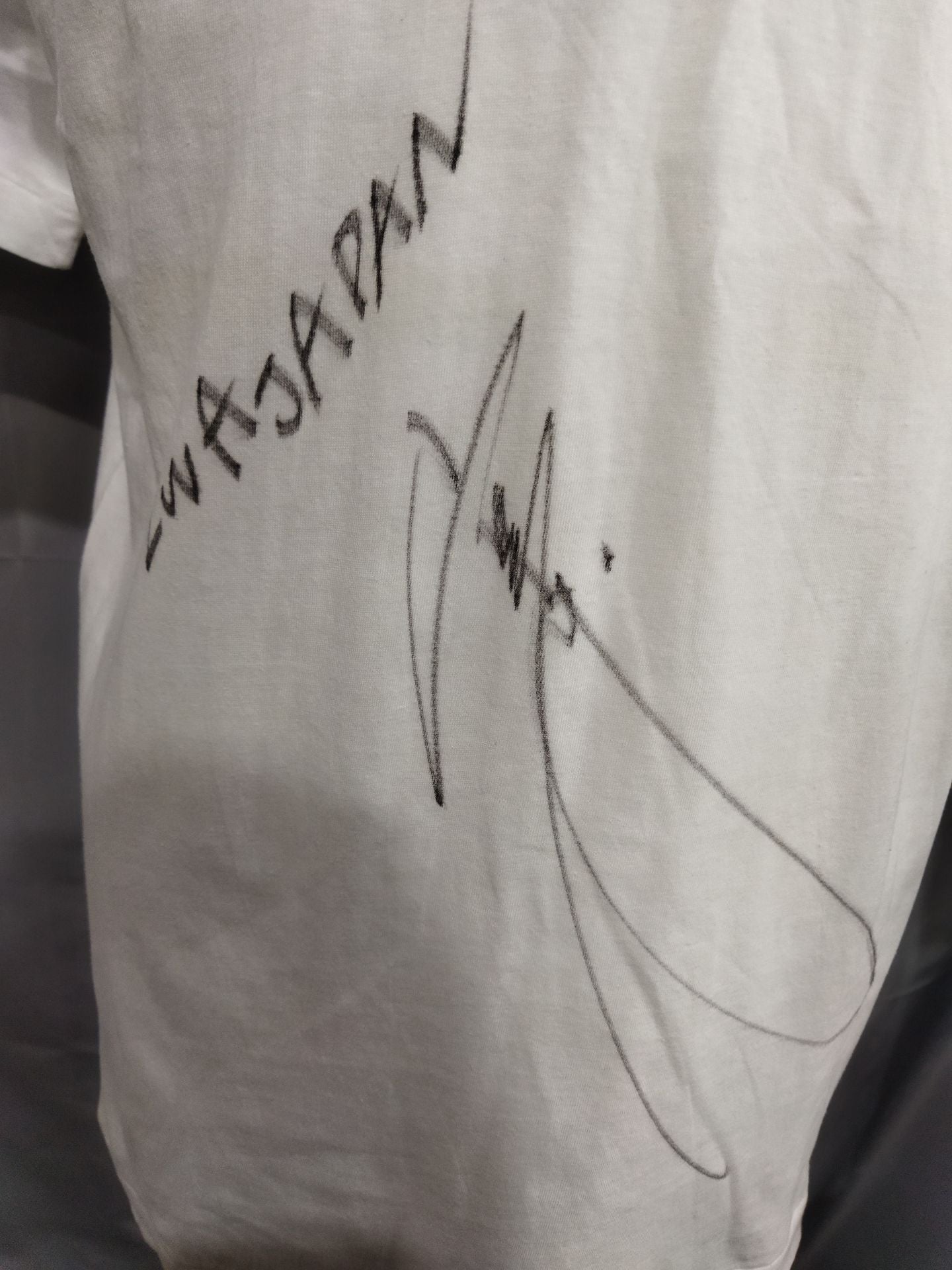 【山田圭介 直筆サイン入り】IWA JAPAN ワンポイントロゴTシャツ(ホワイト)