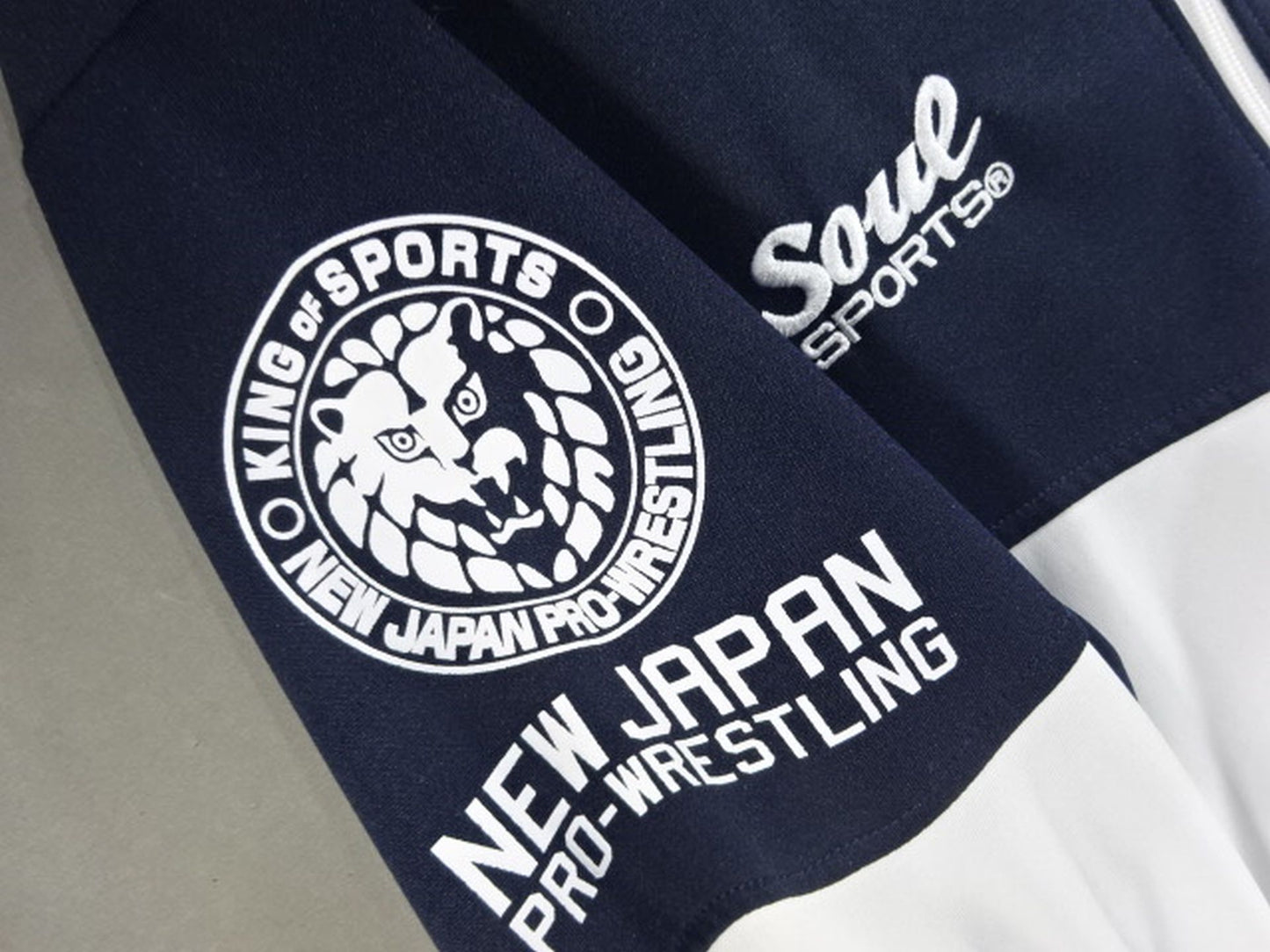 新日本プロレス×SOUL トップスジャージ(ネイビー×ホワイト)