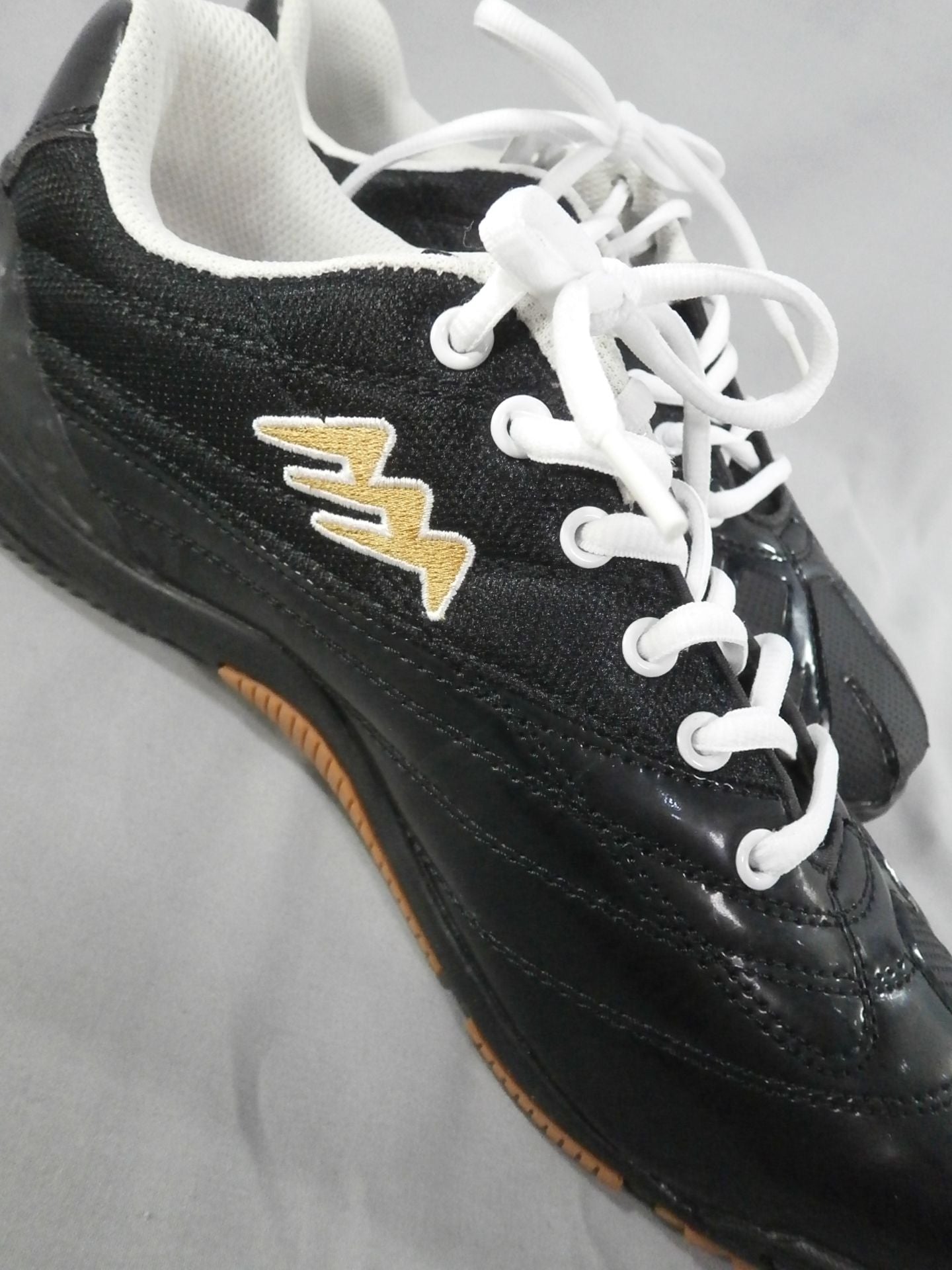 ARISTRIST×AGLA コラボフットサルシューズ