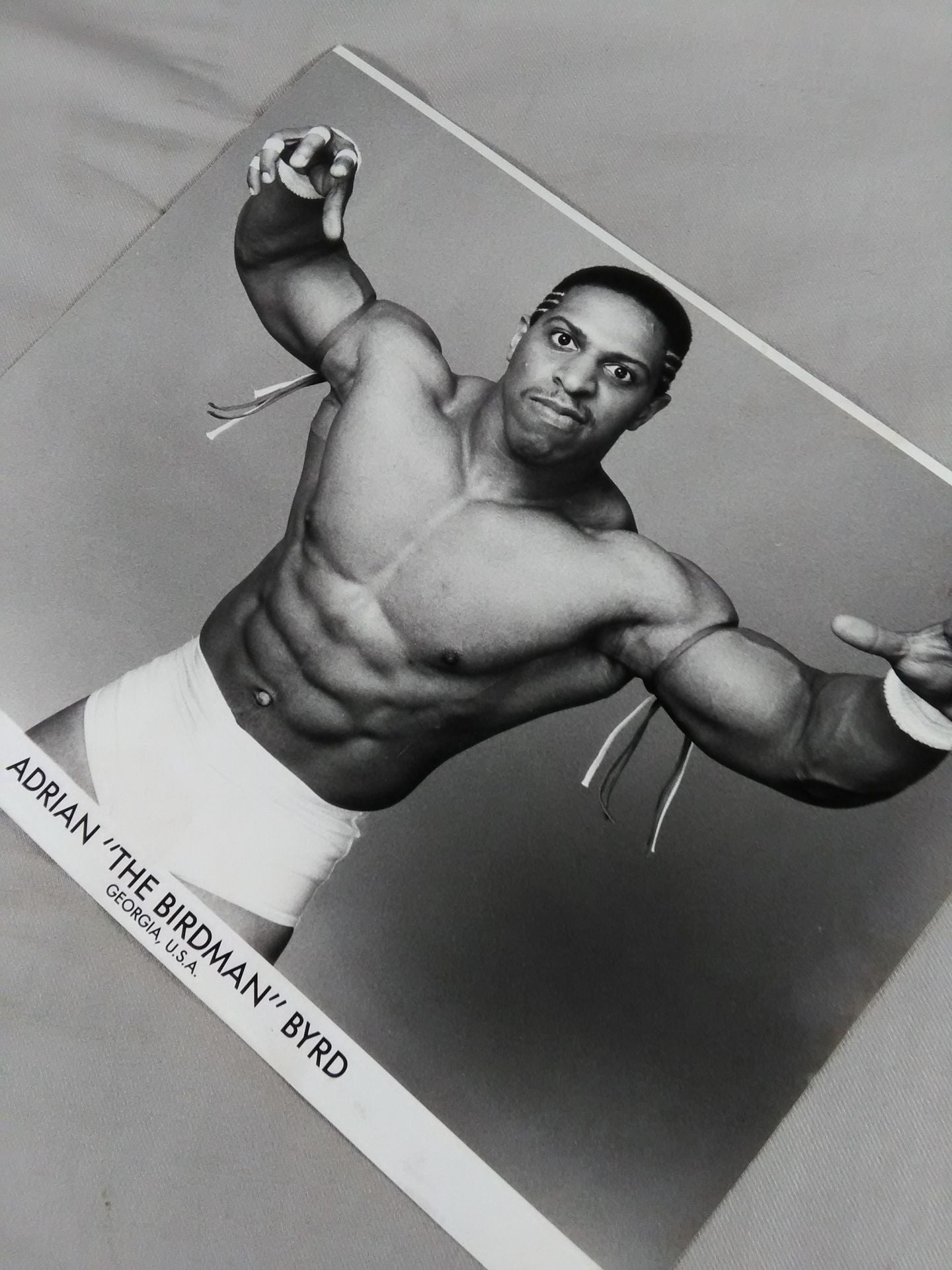 エイドリアン・バード 白黒ポートレート①