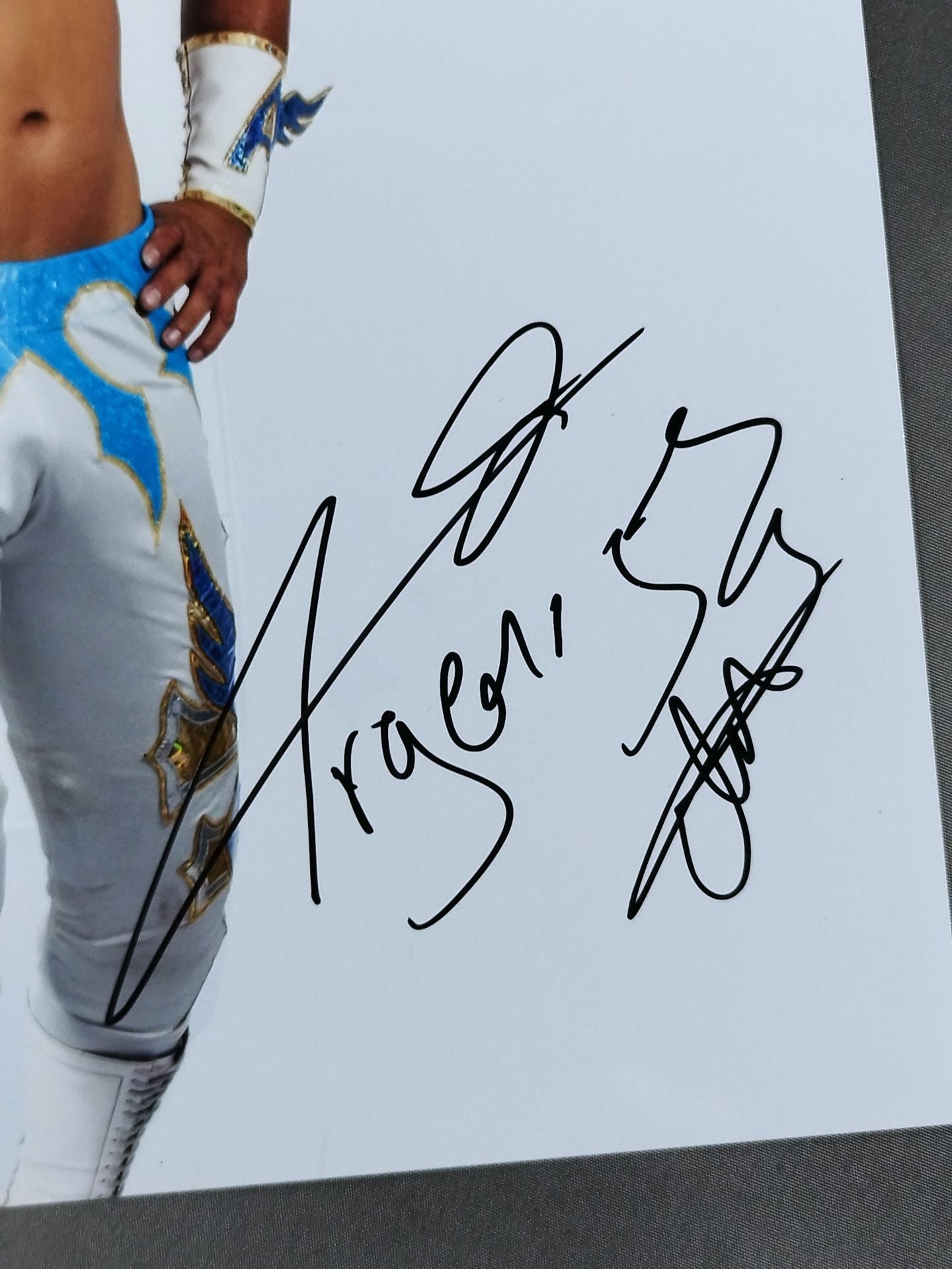 AAA アルヘニス 直筆サイン入りポートレート(A-1)