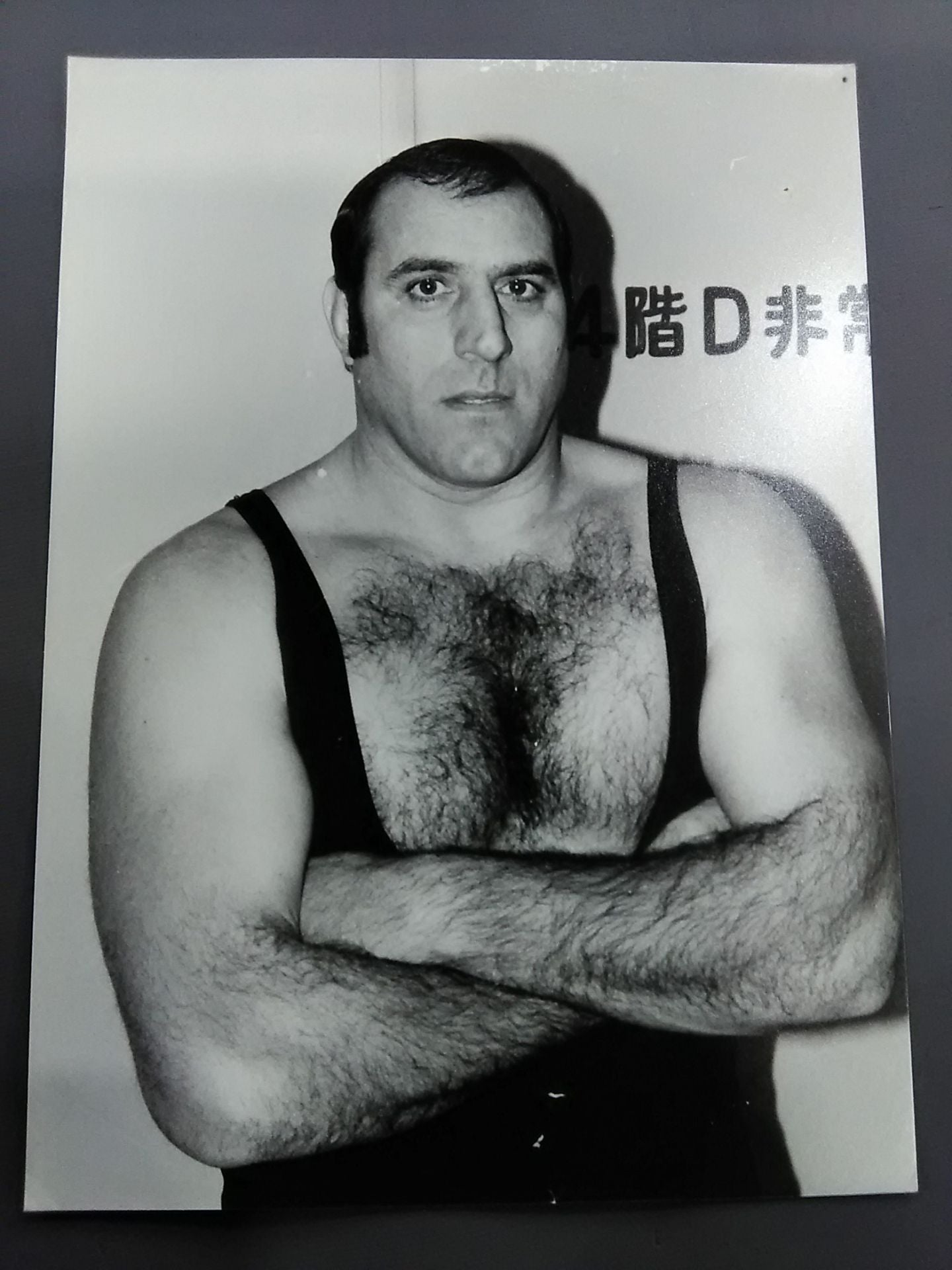 ドン・デヌーテ 白黒写真①