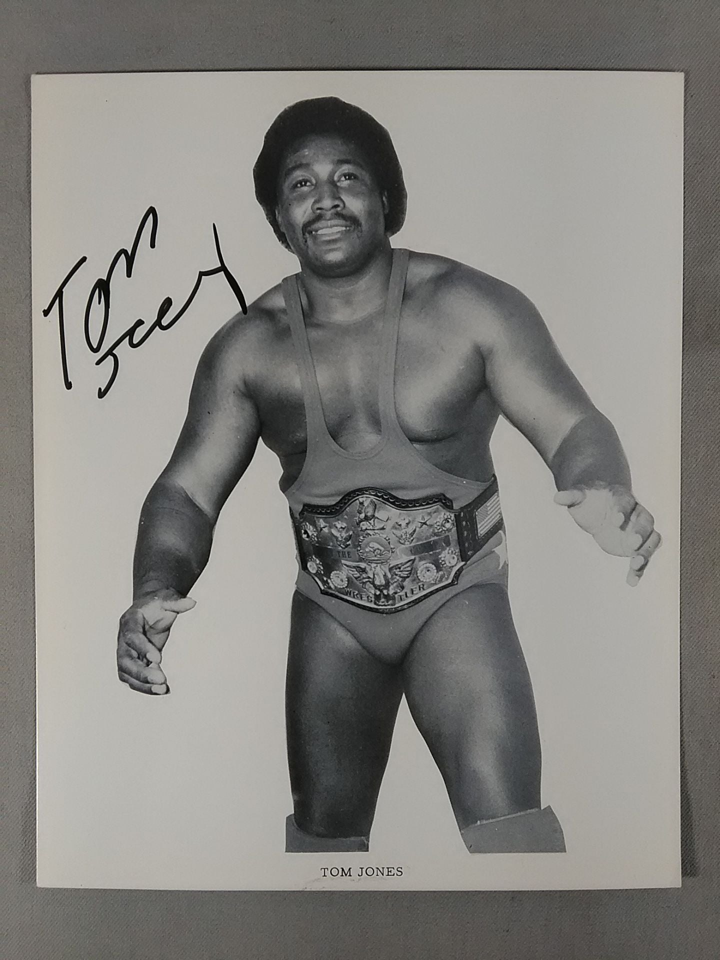 Tom Jones hand signed autograph Black and White Pro-Photo (1)