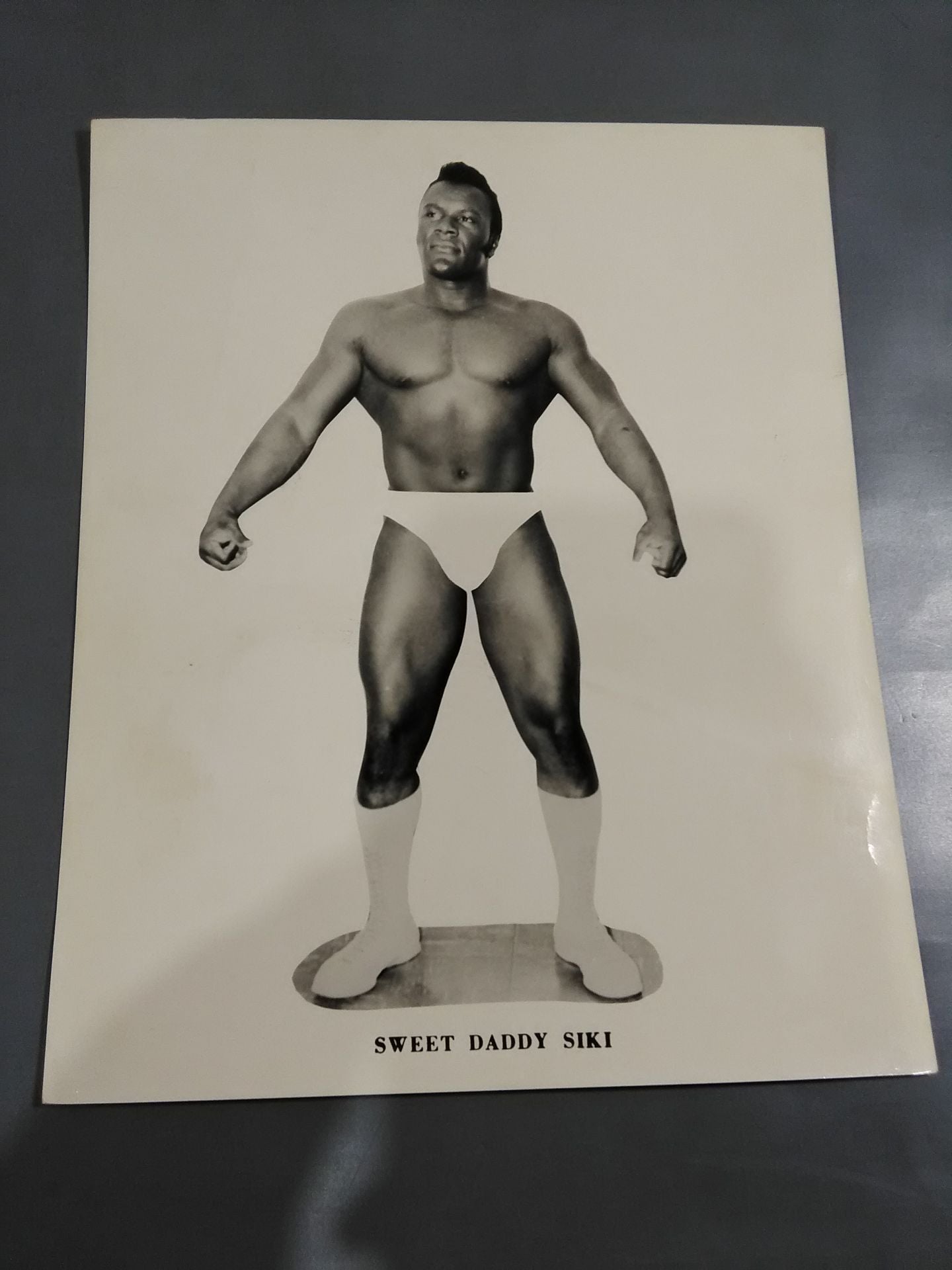 スウィート・ダディ・シキ 白黒ポートレート①