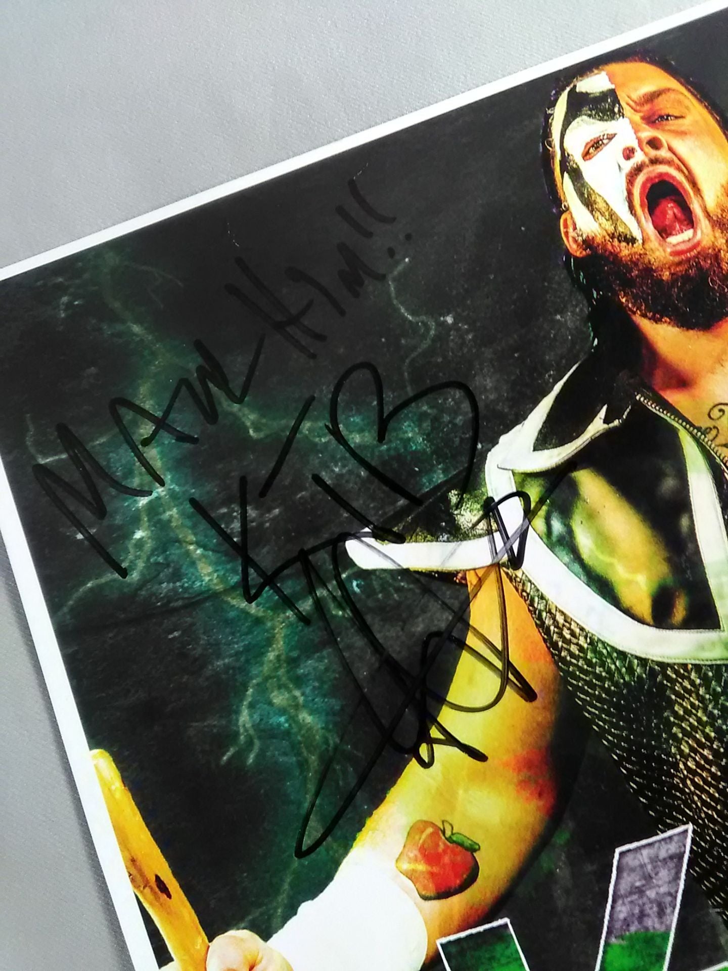 KTB 直筆サイン入りポートレート