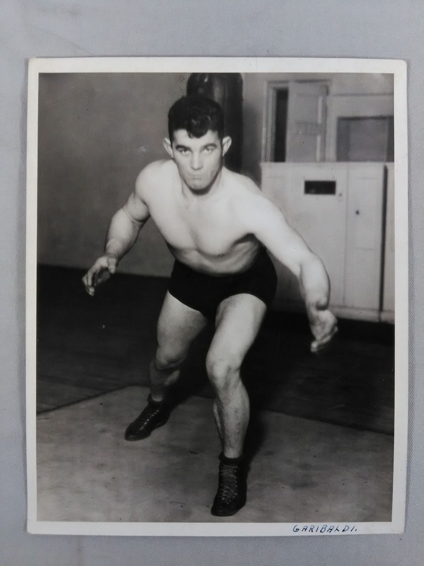 Garibaldi Black and White Pro-Photo ①