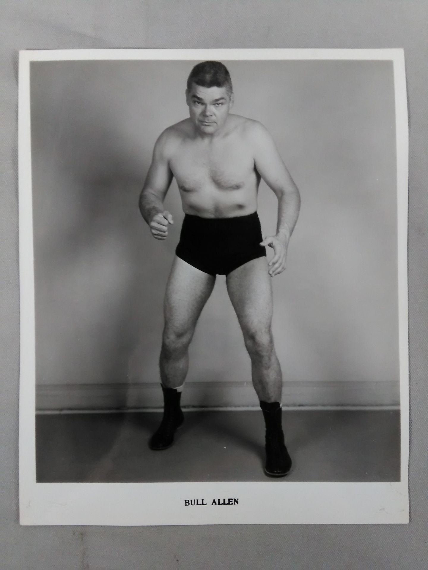 ブル・アレン 白黒ポートレート①