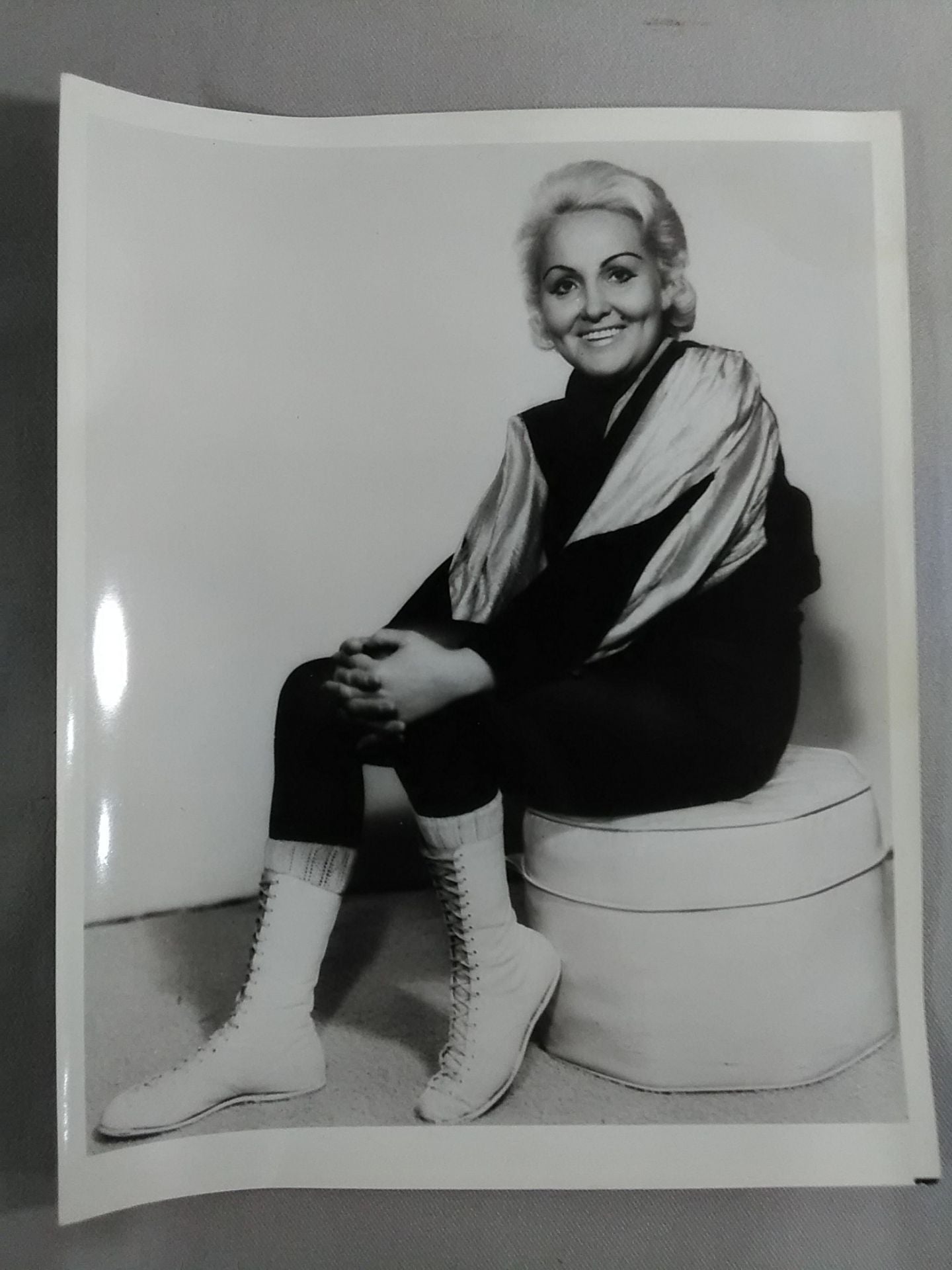 Mary Jane Mull Black and White Pro-Photo ②