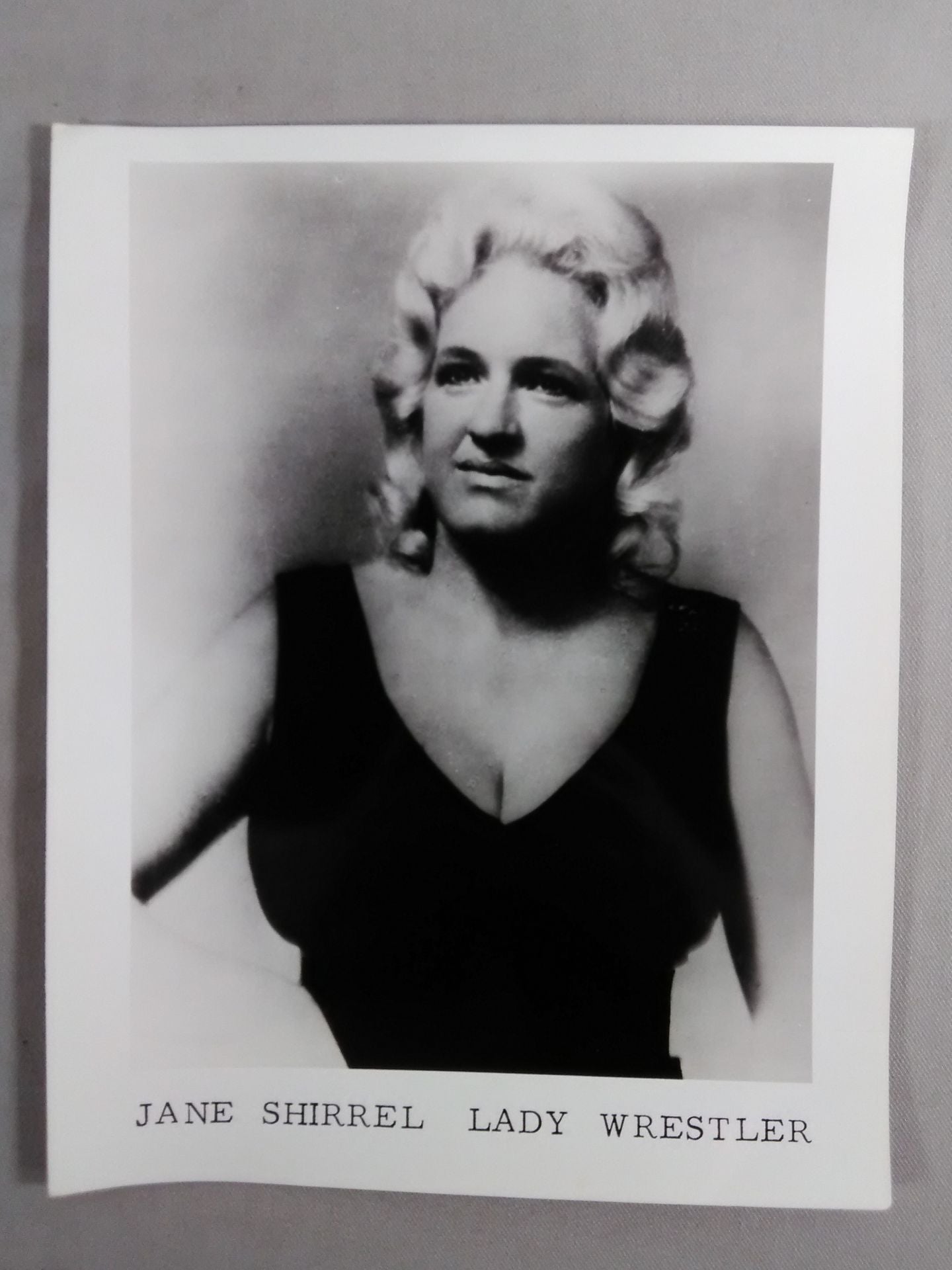 ジェーン・シリエル 白黒ポートレート⑦