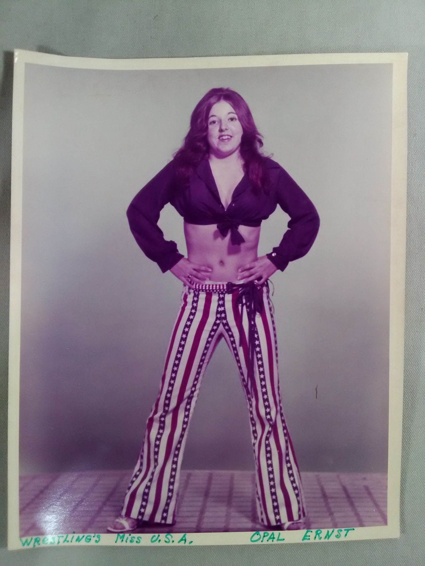 オパール・アーンスト カラーポートレート①