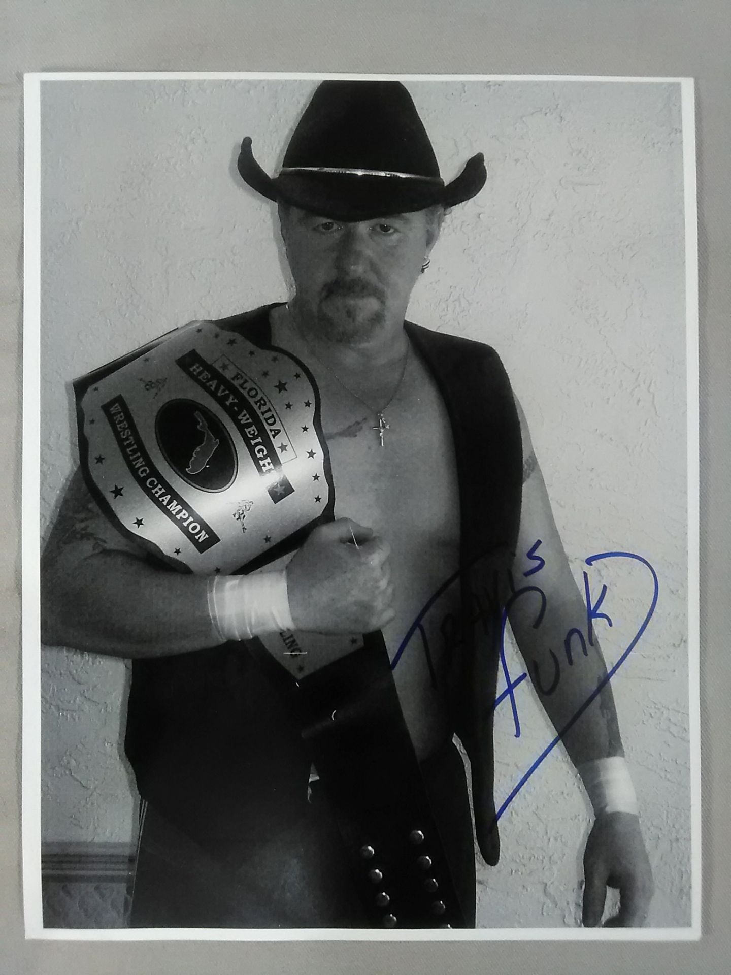 トラヴィス・ファンク 直筆サイン入り白黒ポートレート