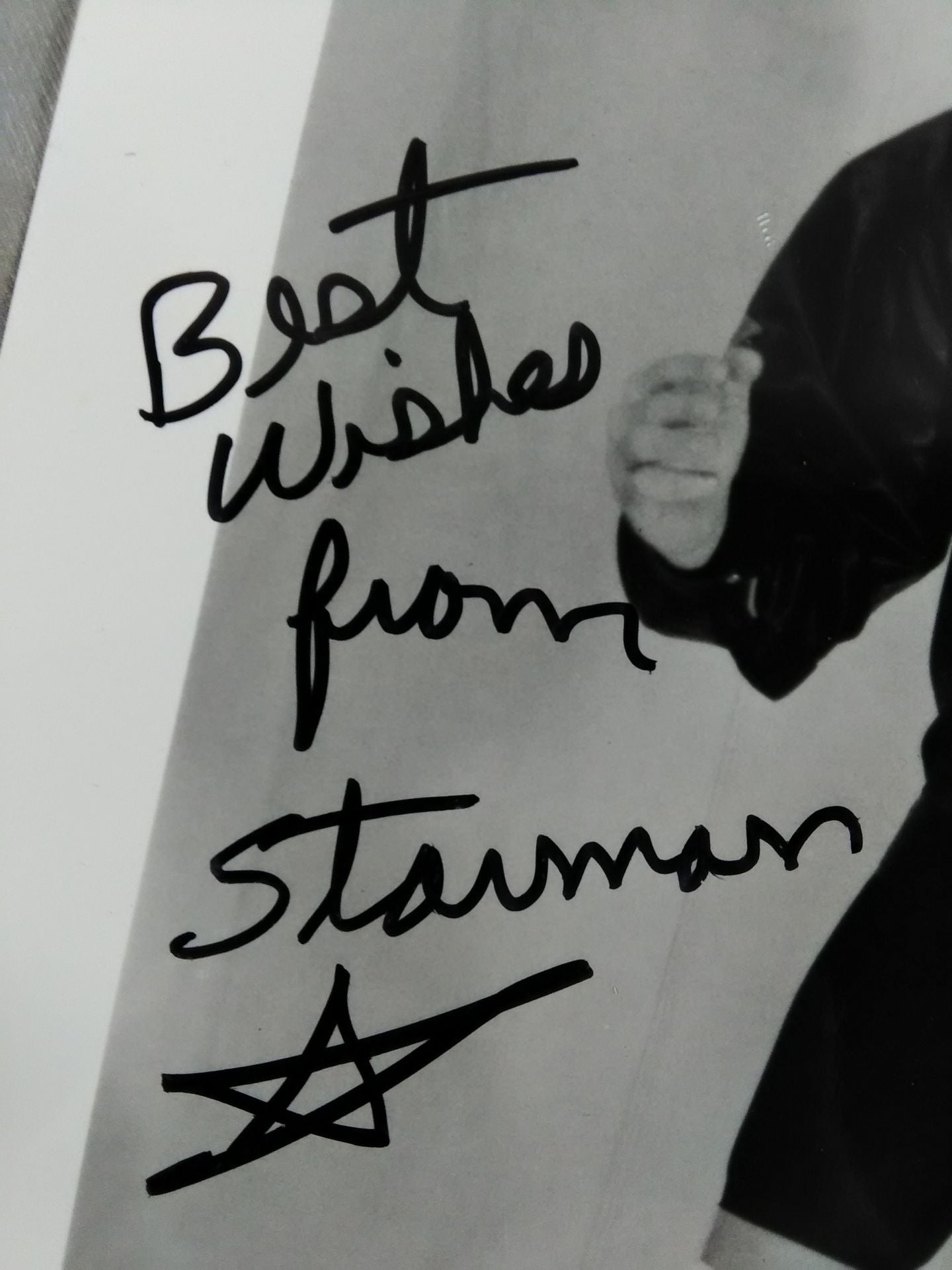 スターマン 直筆サイン入り白黒ポートレート①
