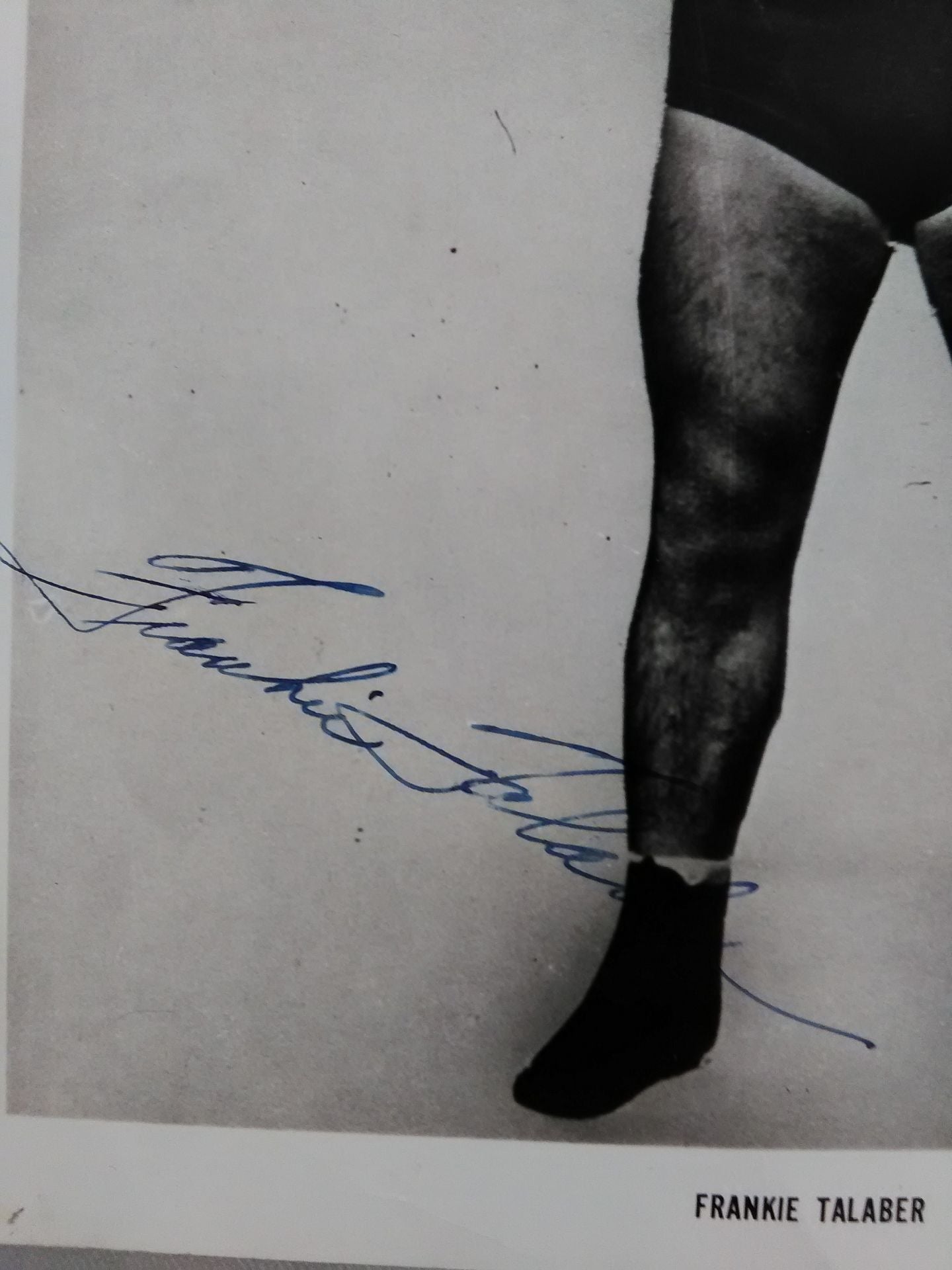 フランキー・タラバー 直筆サイン入り白黒ポートレート