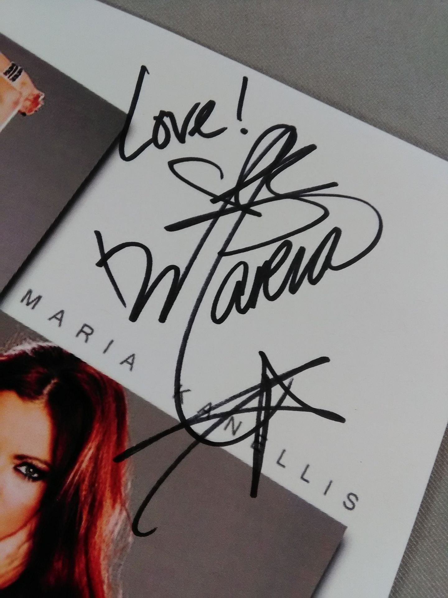 マリア・ケネリス 直筆サイン入りポートレート