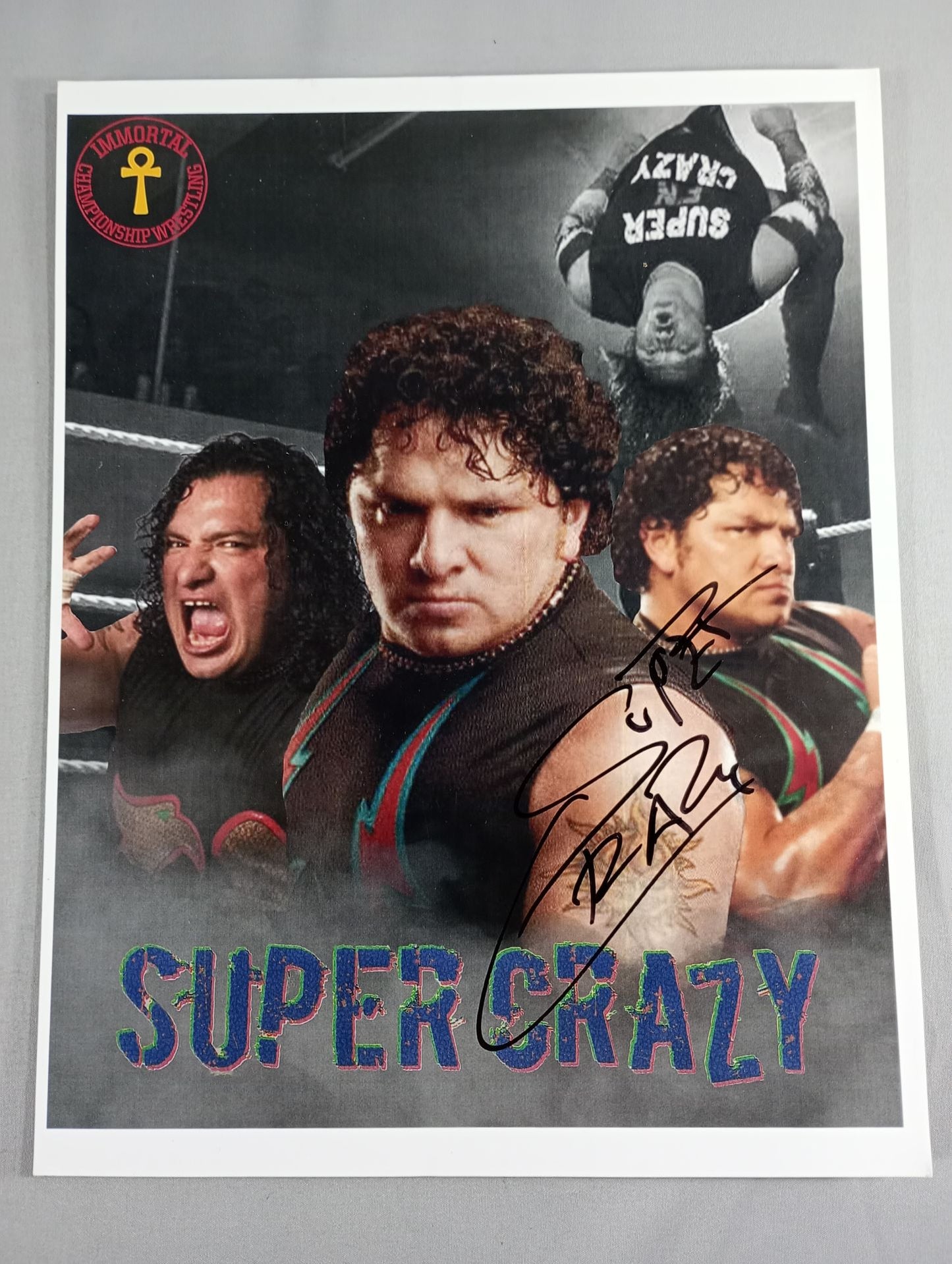 スペル・クレイジー 直筆サイン入りポートレート(A-2)