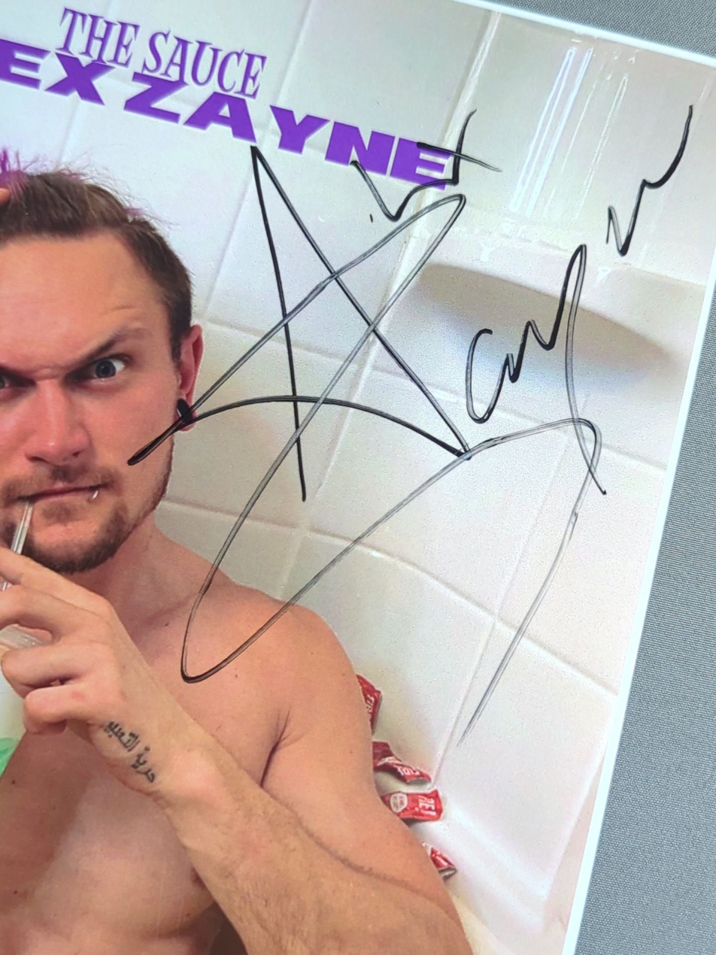 アレックス・ゼイン 直筆サイン入りポートレート(A-4)