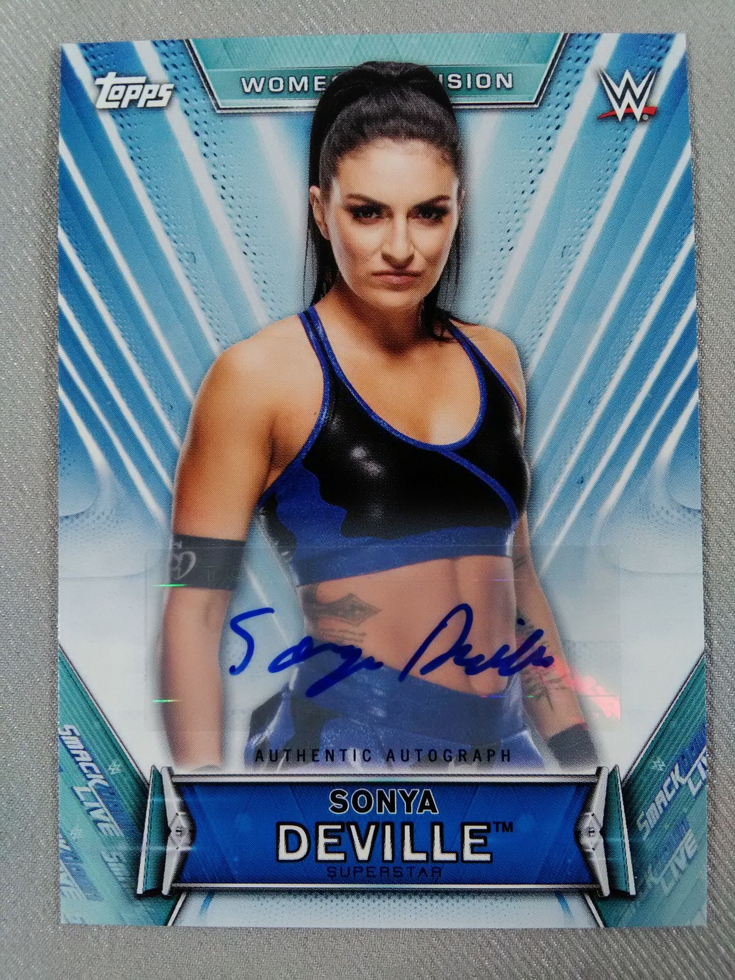 2019 WWE topps ソーニャ・デビル 公式サインカード
