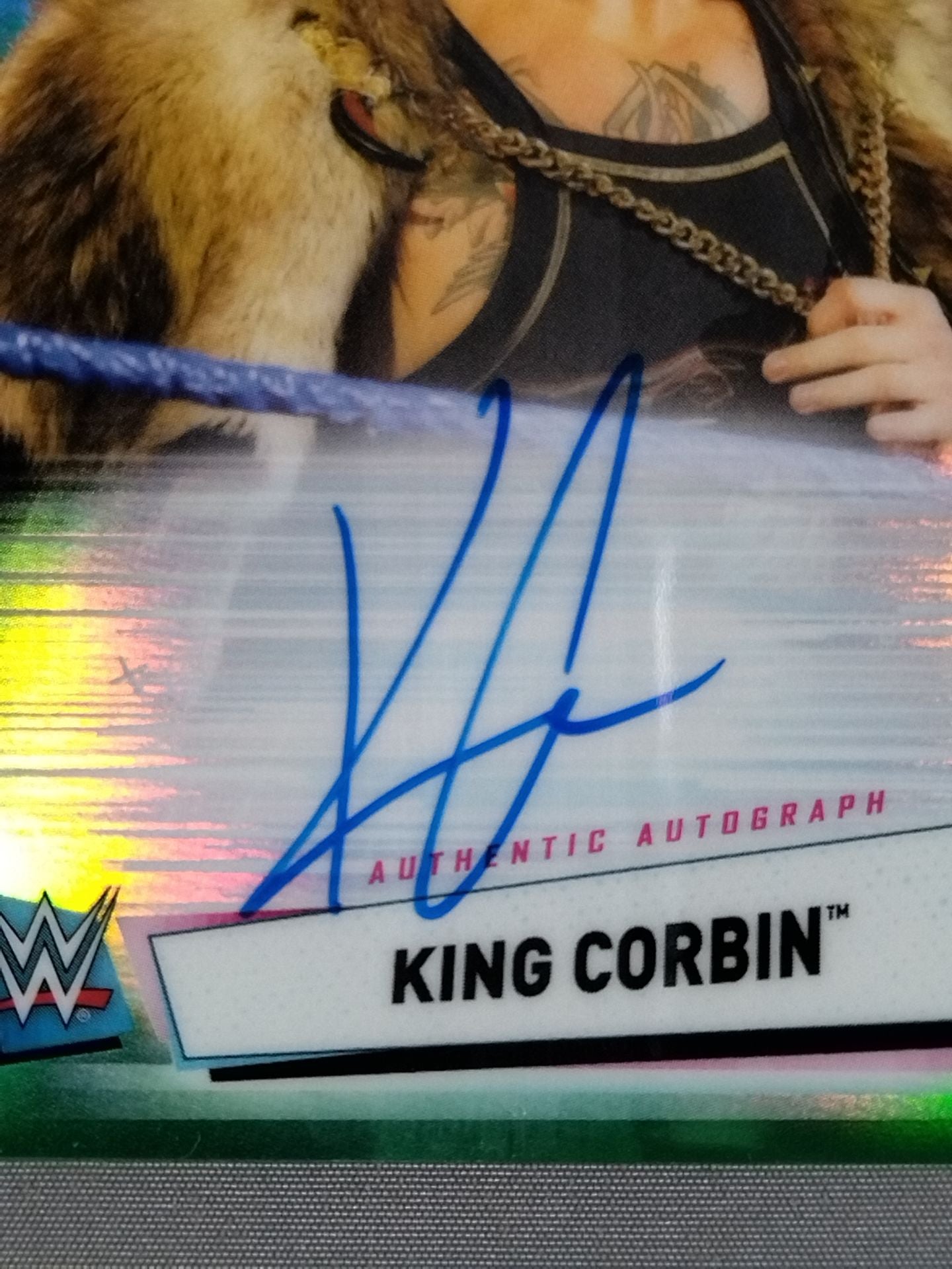2021 WWE Topps Chrome キング・コービン 公式グリーンリフレクターサインカード
