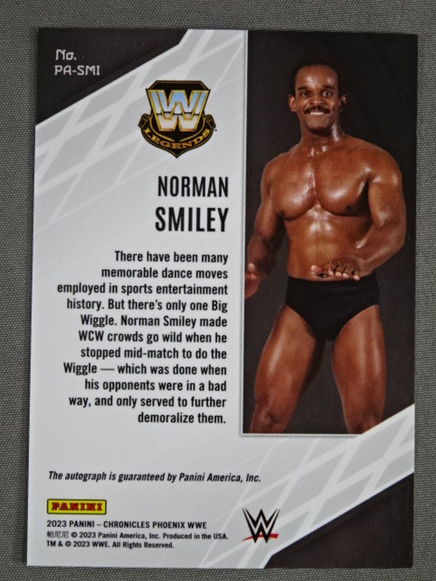 2023 WWE PANINI ノーマン・スマイリー 公式サインカード