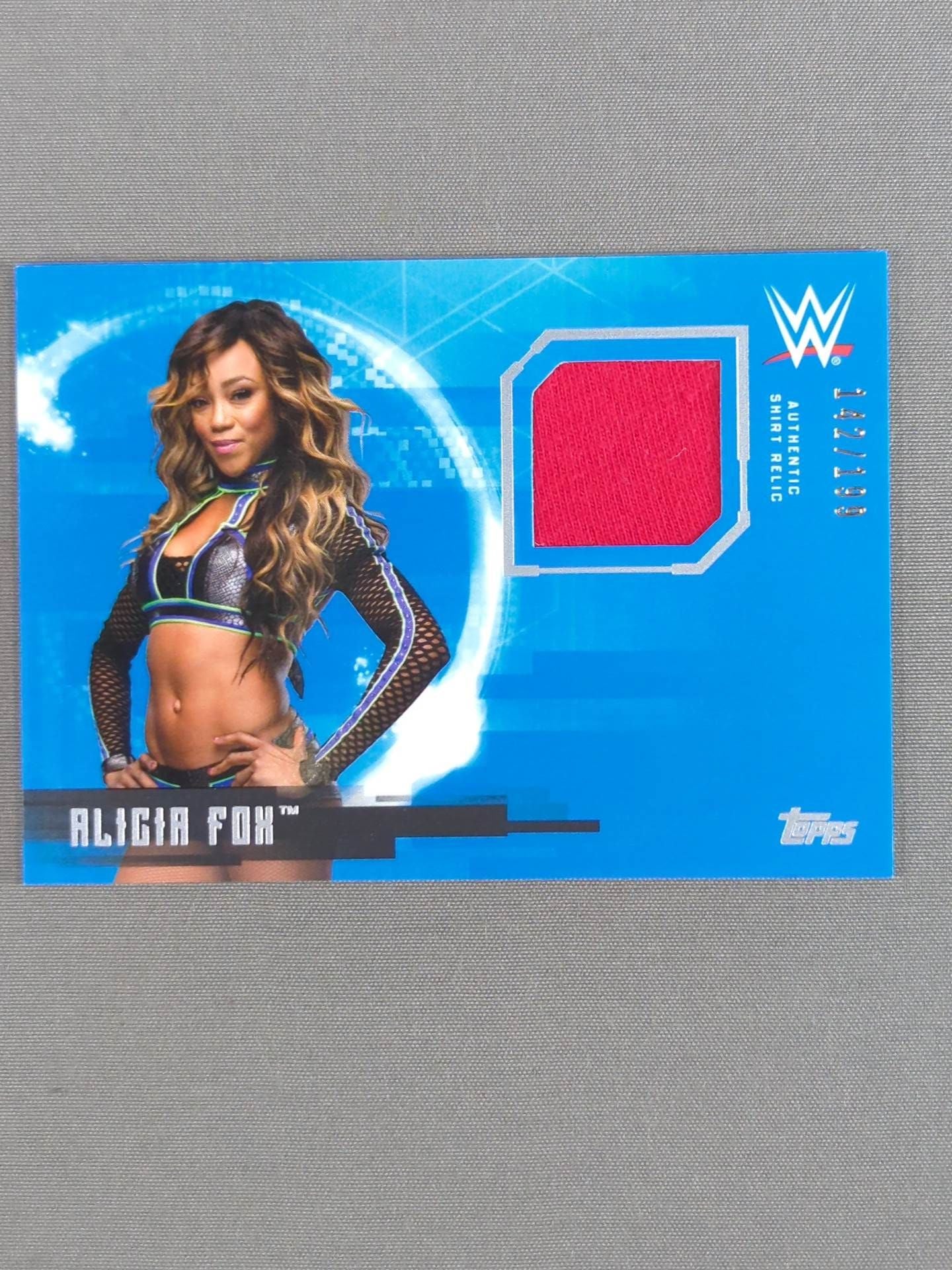 2017 WWE topps アリシア・フォックス 公式レリックカード(コスチューム)