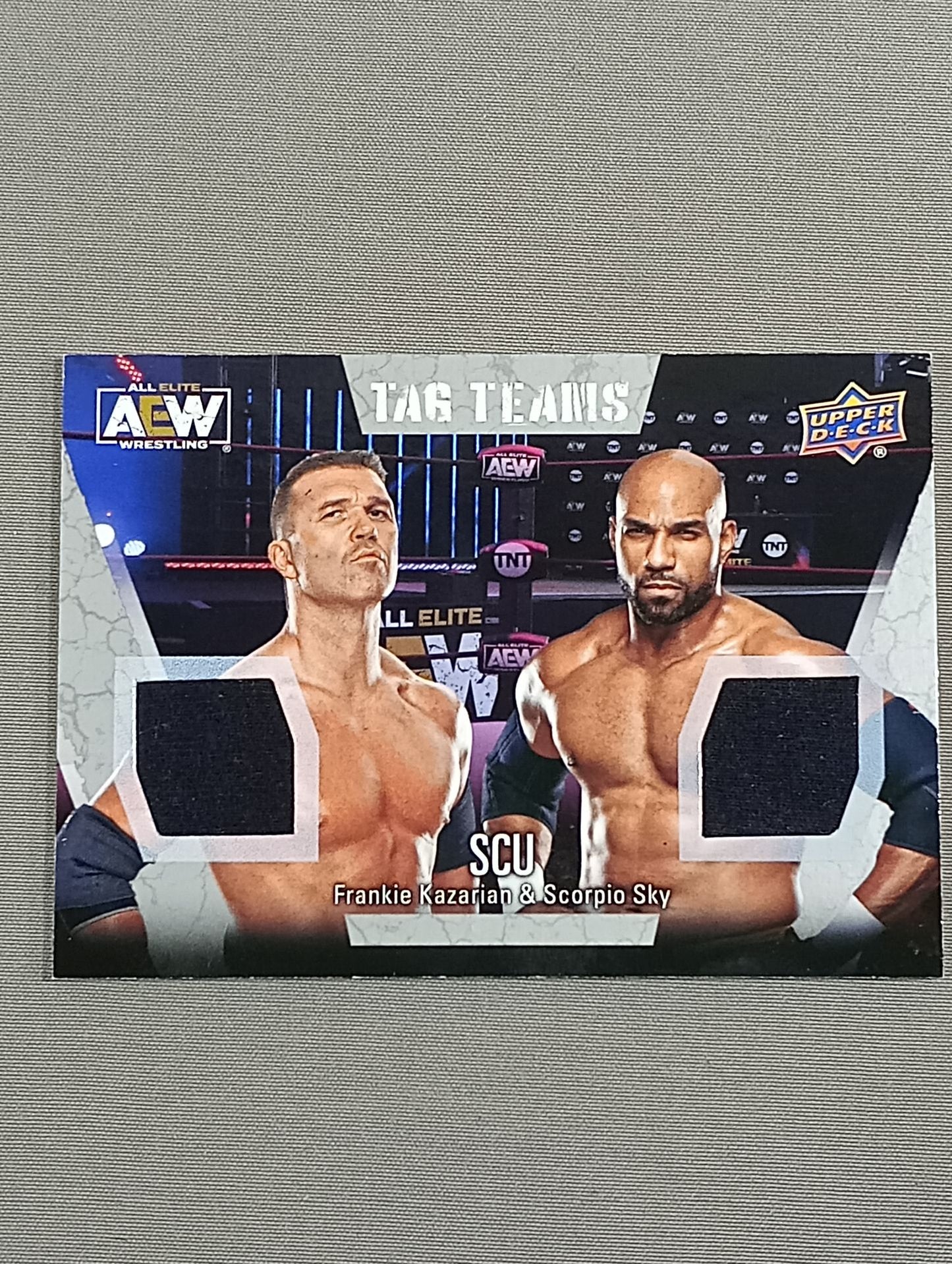 2021 AEW UPPER DECK SCU フランキー・カザリアン&スコーピオ・スカイ 公式レリックカード(コスチューム)