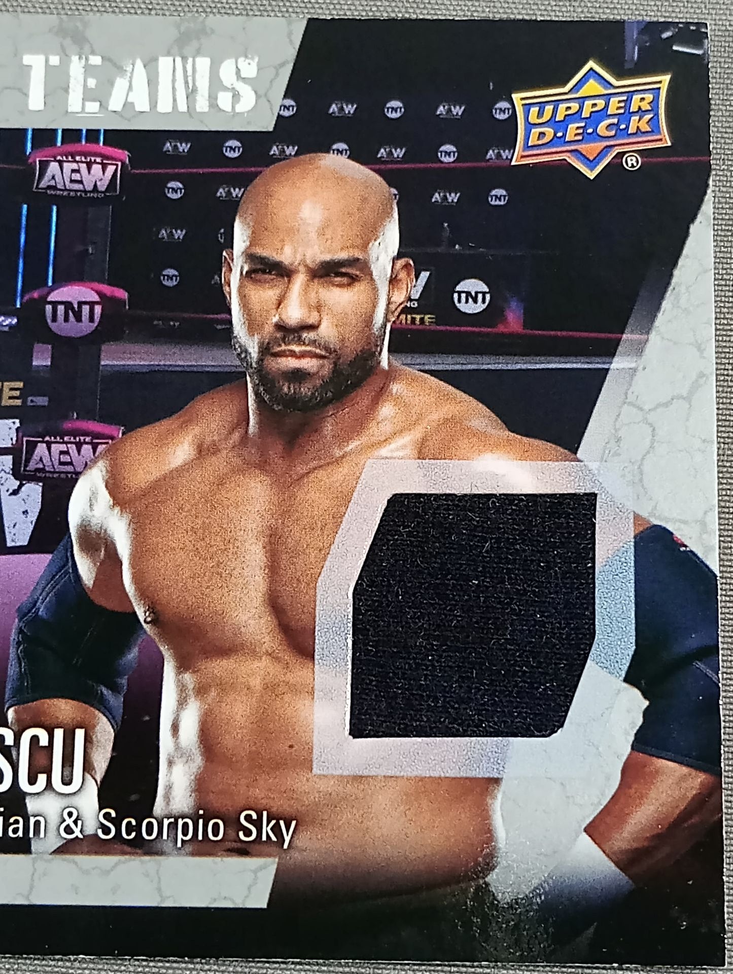 2021 AEW UPPER DECK SCU フランキー・カザリアン&スコーピオ・スカイ 公式レリックカード(コスチューム)