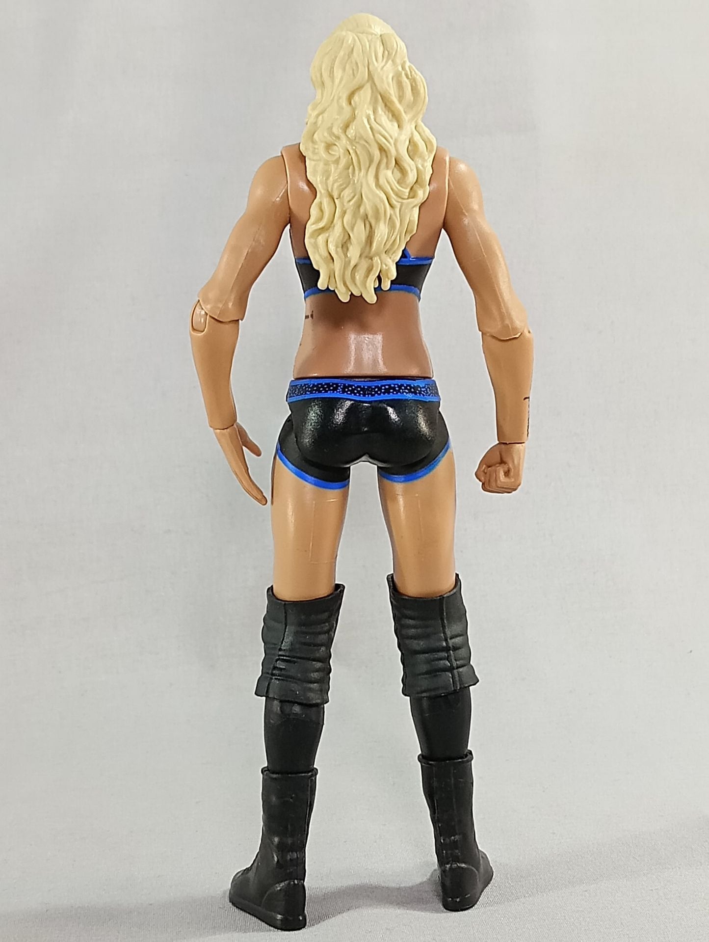 Charlotte Flair (black×blue costume)