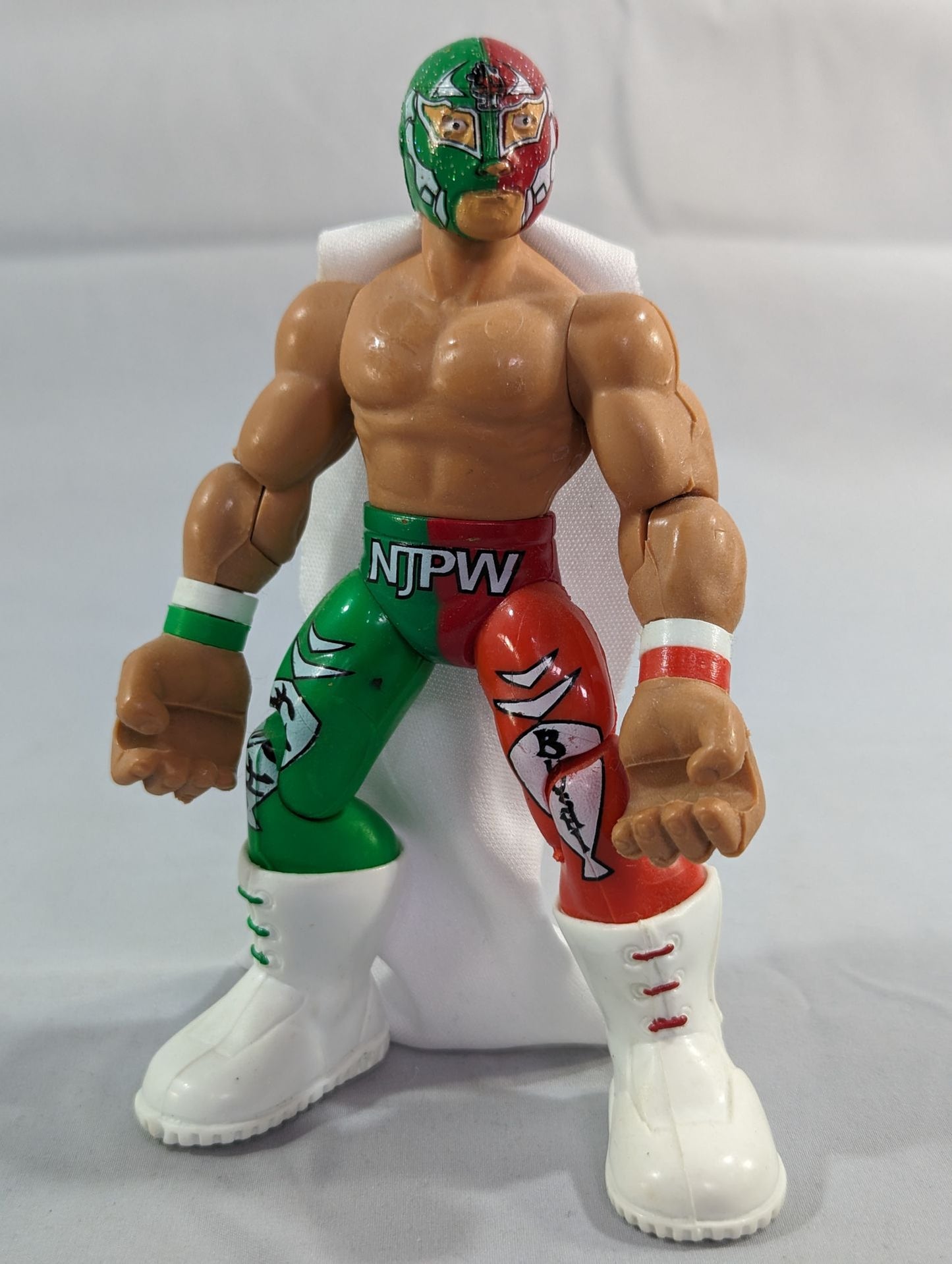 BUSHI(メキシコ製フィギュア・緑×赤)