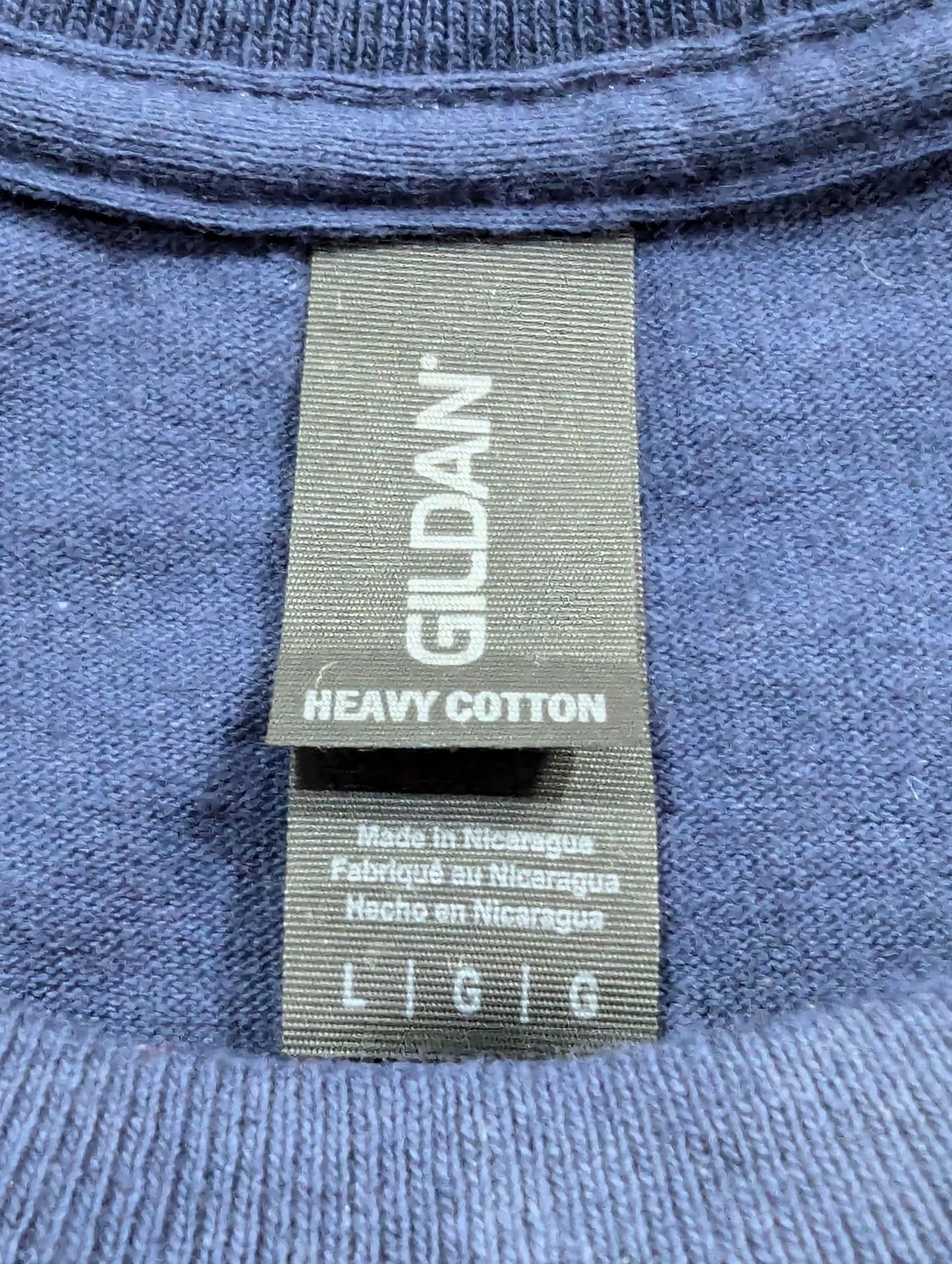 スカイ・ブルー「SKYE BLUE」ピクチャーTシャツ(ネイビー)