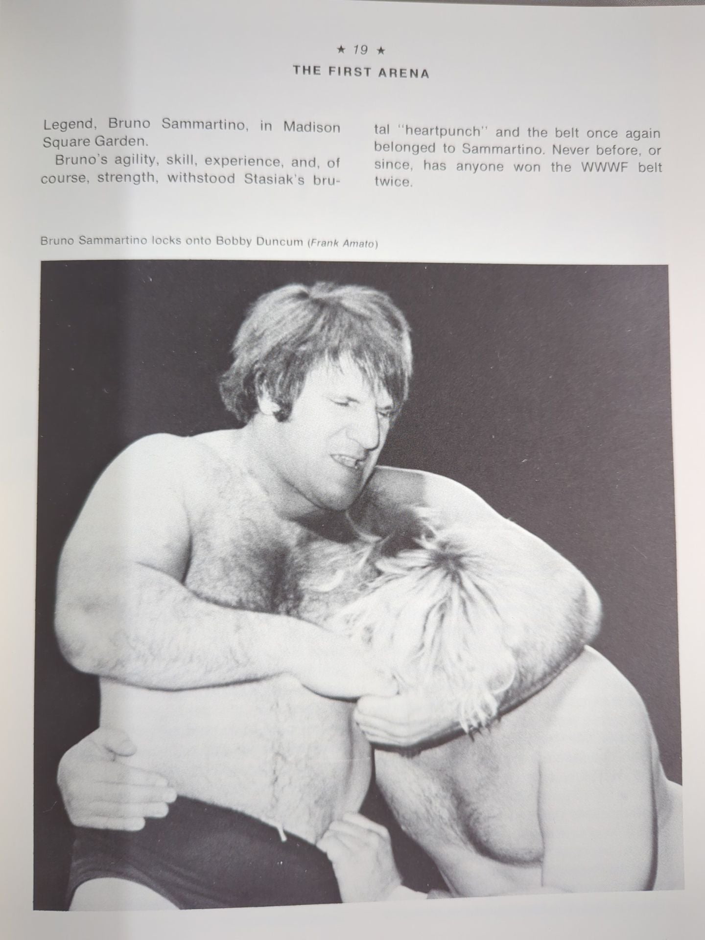 MAIN EVENT THE WORLD OF PROFESSIONAL WRESTRING