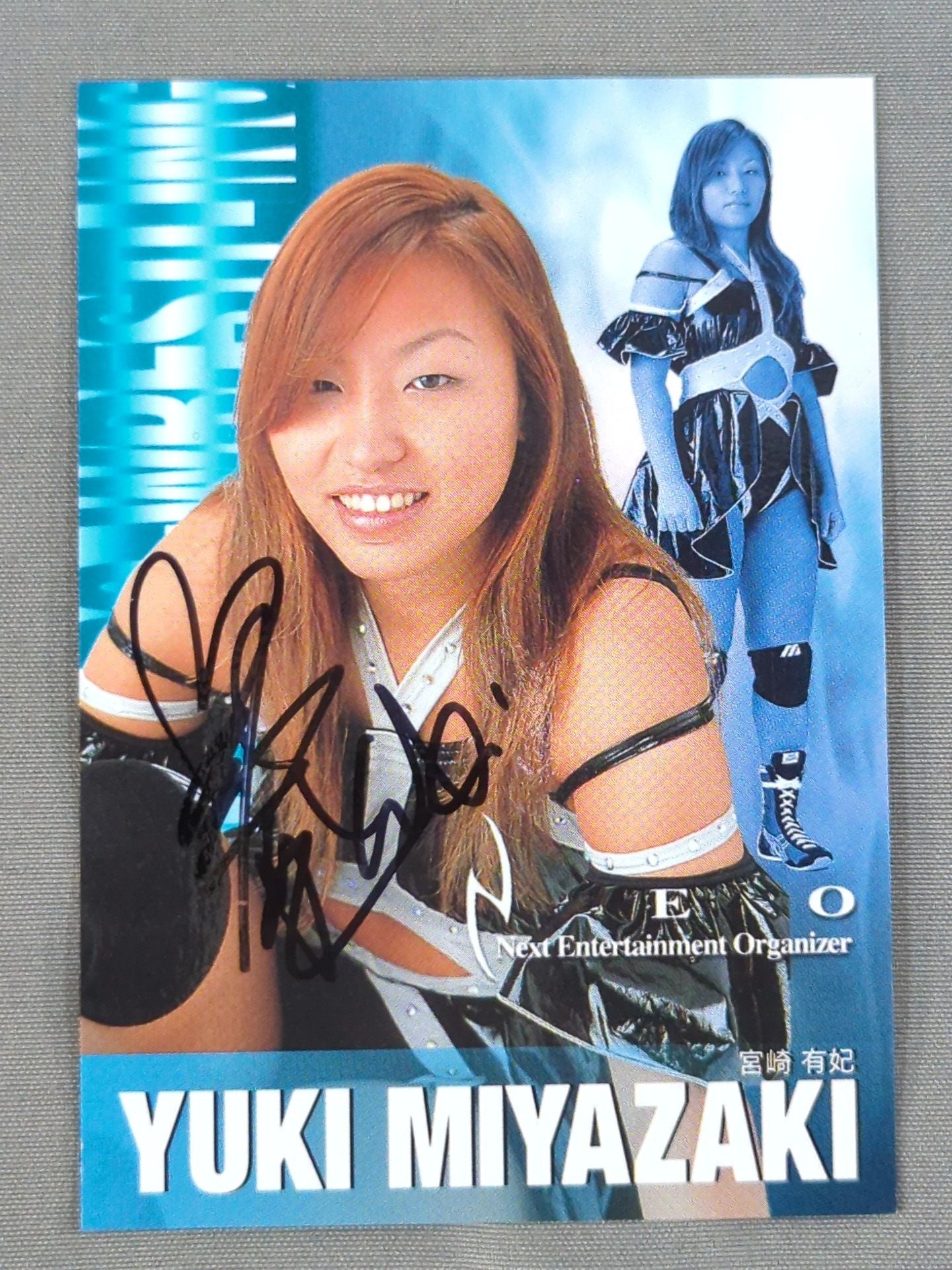 2001 未来蜂 宮崎有妃 公式サインカード