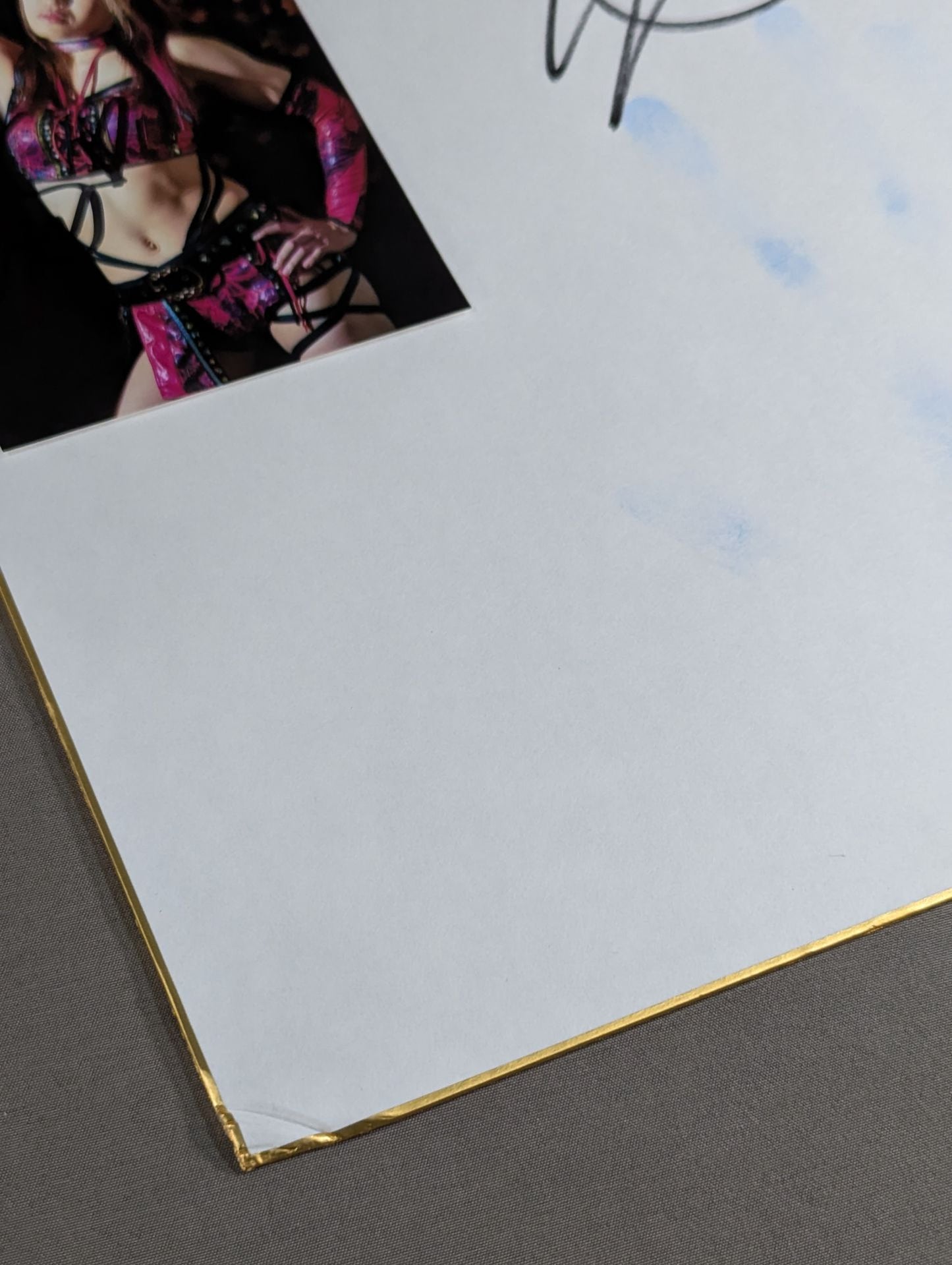 ★ Handprint Shikishi ( Autograph board ) & Limited photo with ★ Shuri