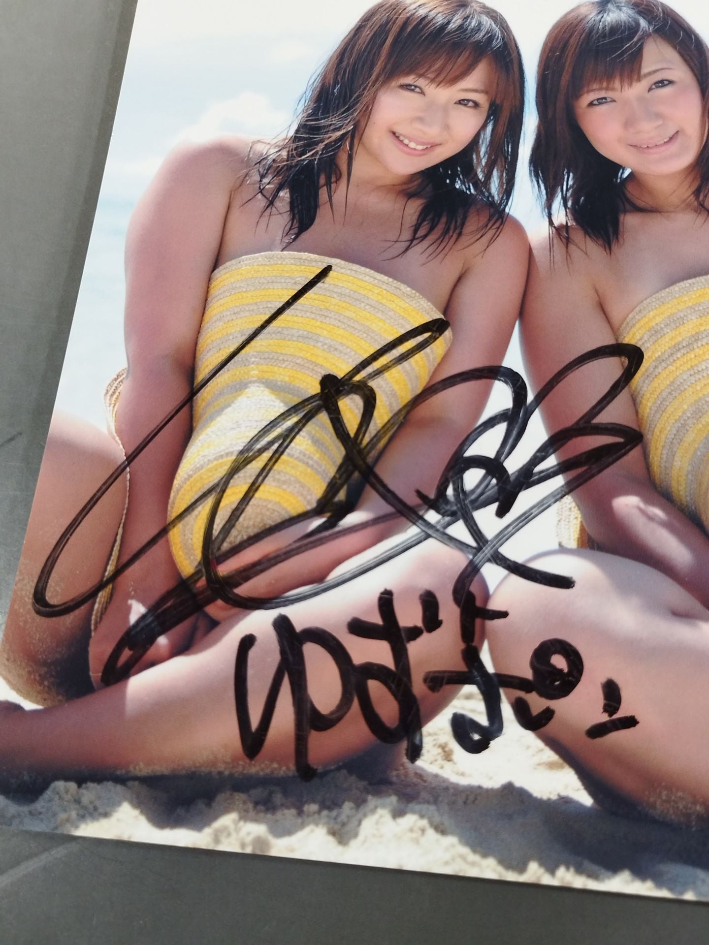 【Yuzuki Aikawa hand signed autograph 】GODDESSES BY gun photo collection